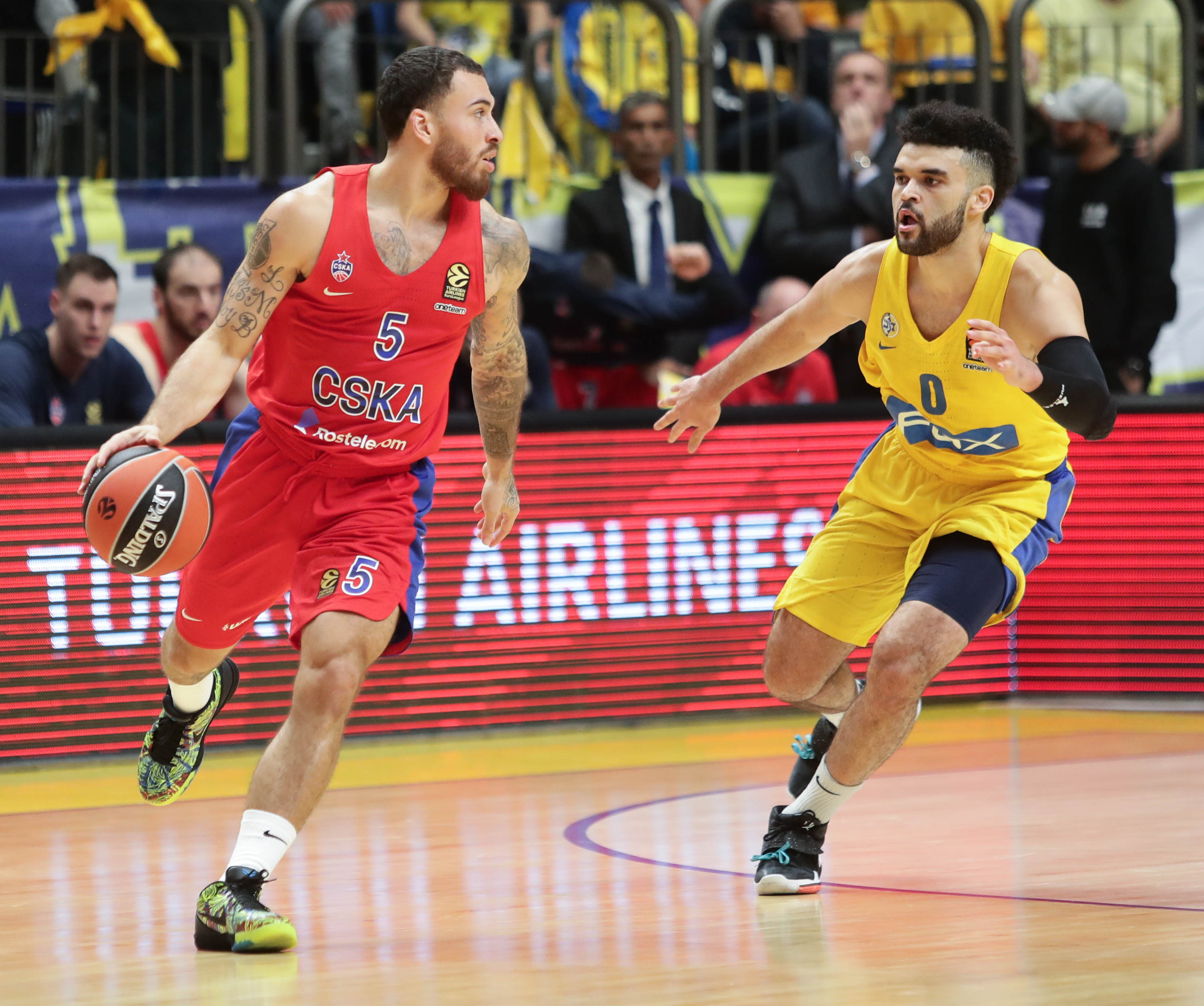 מייק ג'יימס שחקן צסק