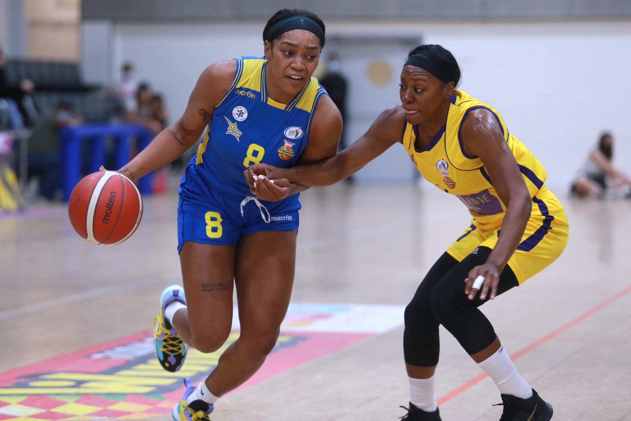 ויקטוריה ויויאנס, שחקנית מכבי בנות אשדוד