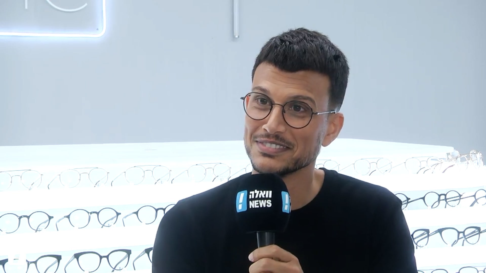 אורחים בסוכה - אסי עזר