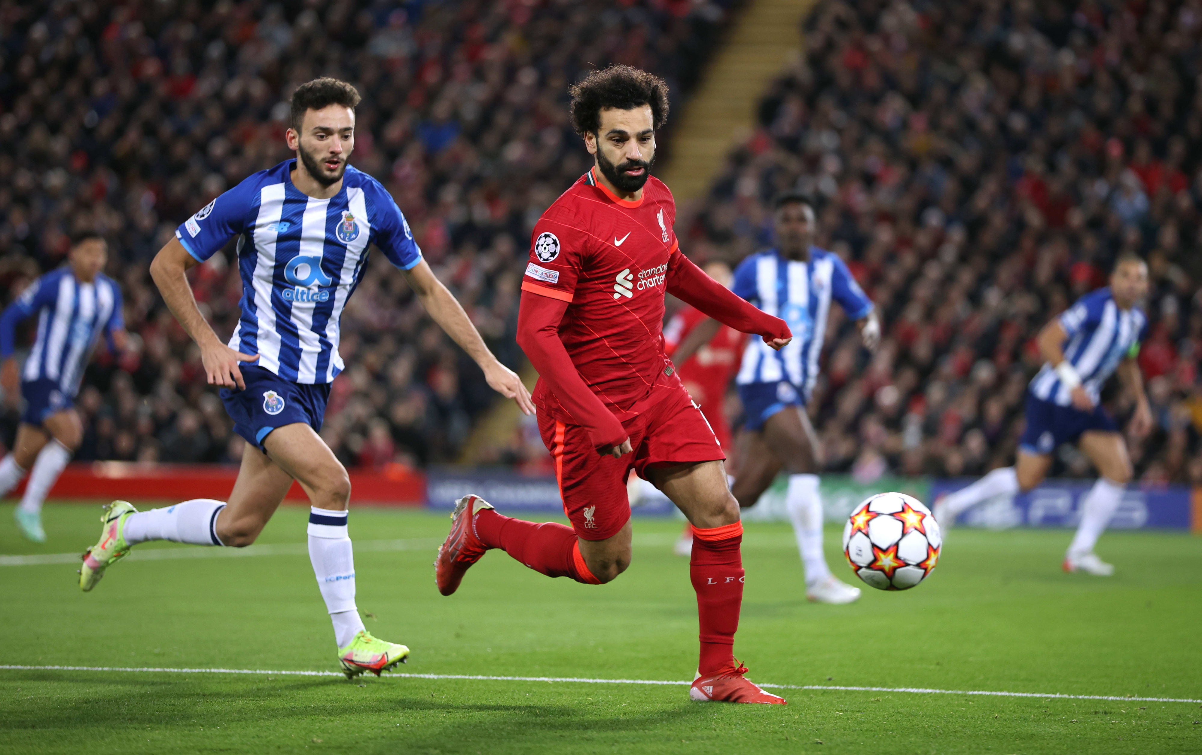 מוחמד סלאח שחקן ליברפול מול ז'ואאו מריו שחקן פורטו