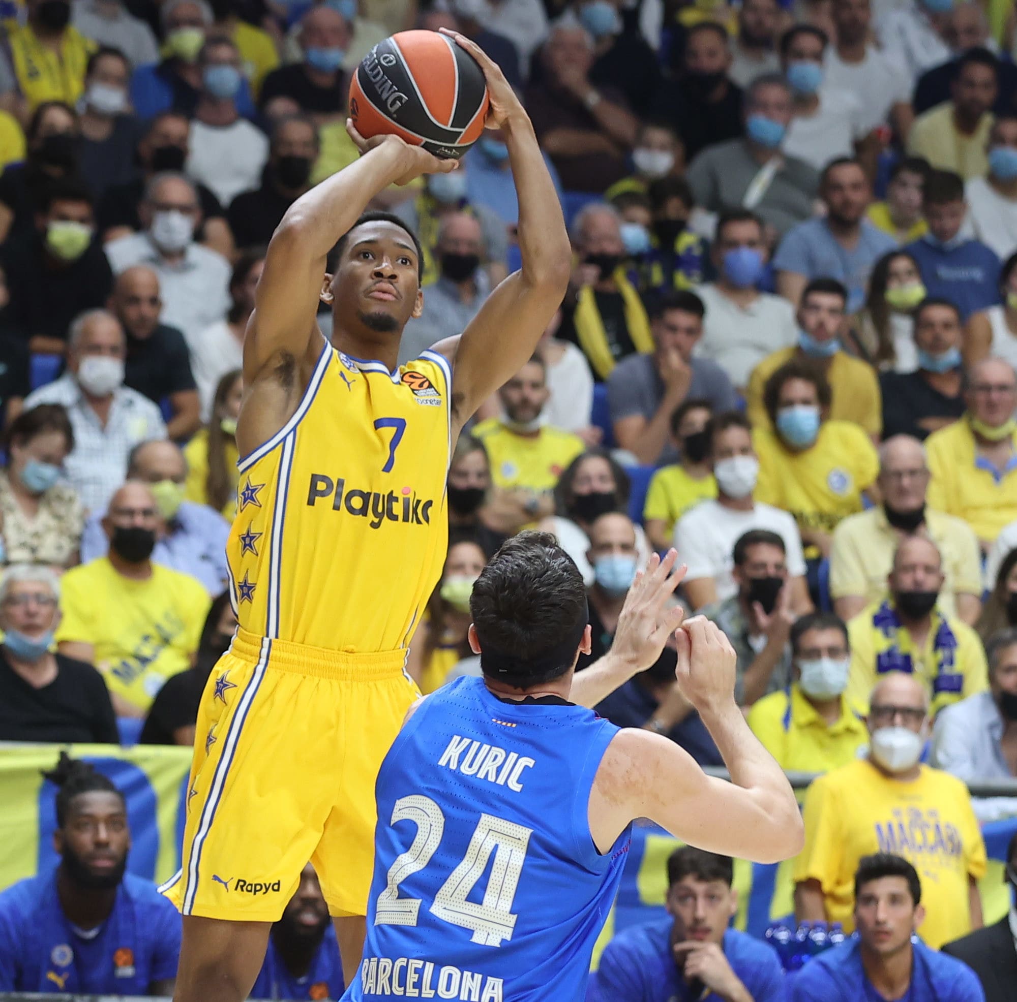 שחקן מכבי תל אביב קמרון טיילור