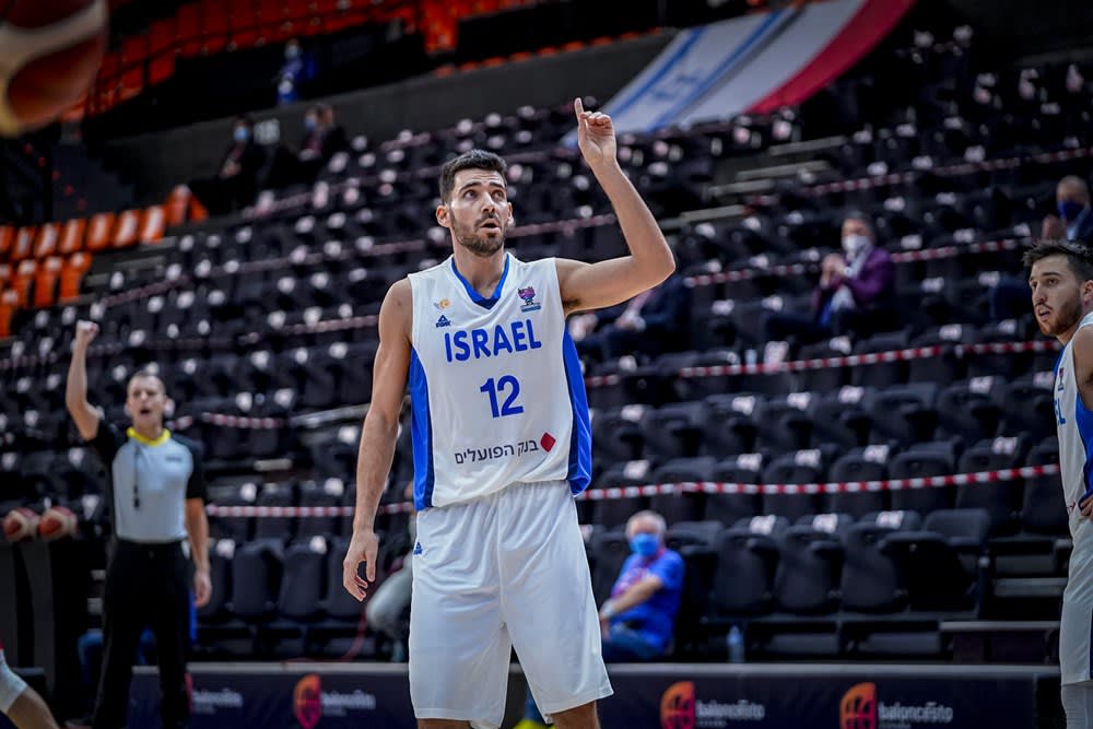 שחקן נבחרת ישראל רפי מנקו