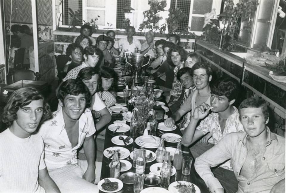 מושיק שווייצר זוכה עם מכבי תל אביב בגביע לנוער 1972