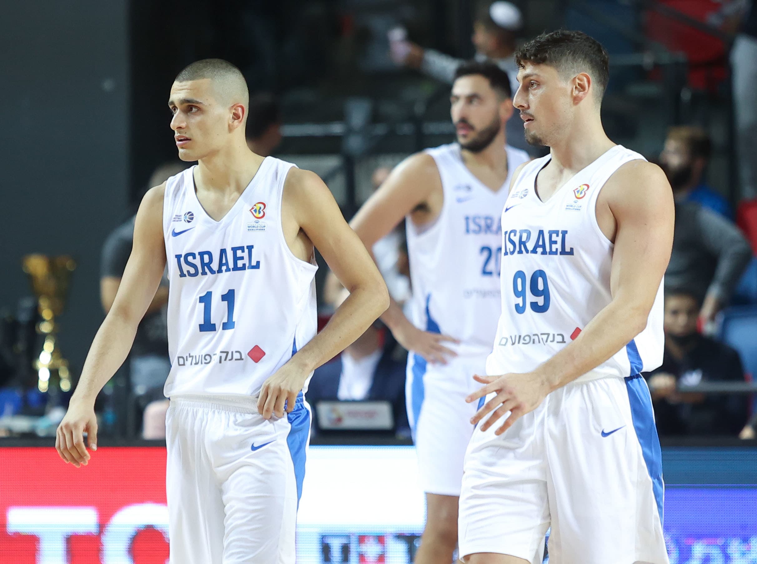 שחקן נבחרת ישראל יפתח זיו עם ים מדר