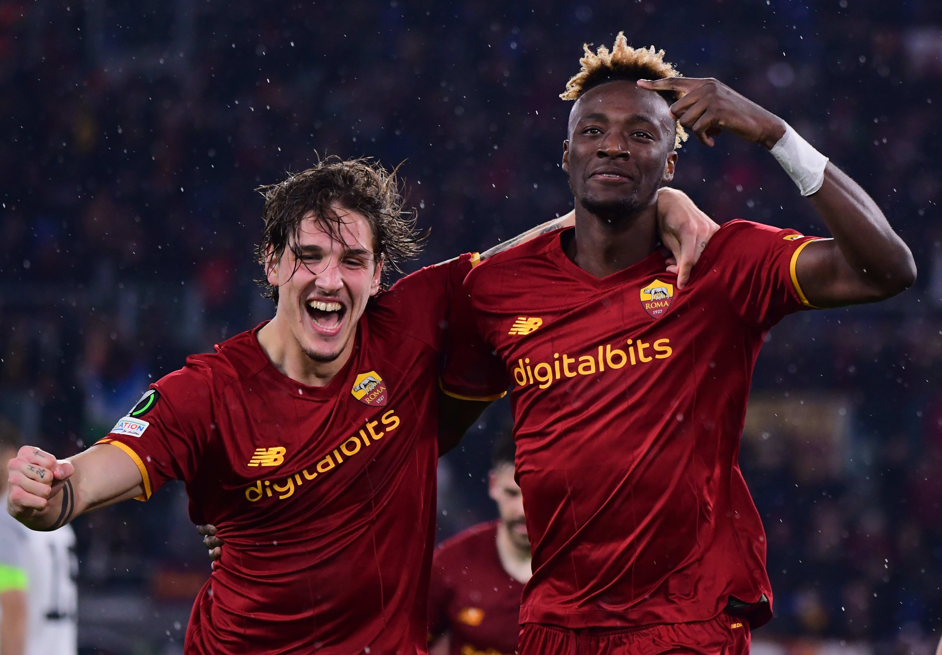 טמי אברהם עם ניקולו זאניולו שחקני רומא