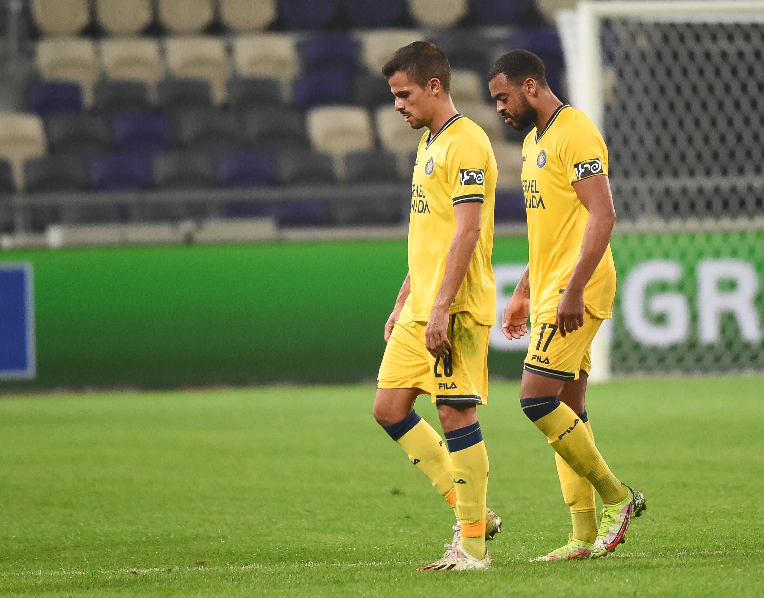 אנדרה ז'ראלדש שחקן מכבי תל אביב עם ברנדלי קובאס