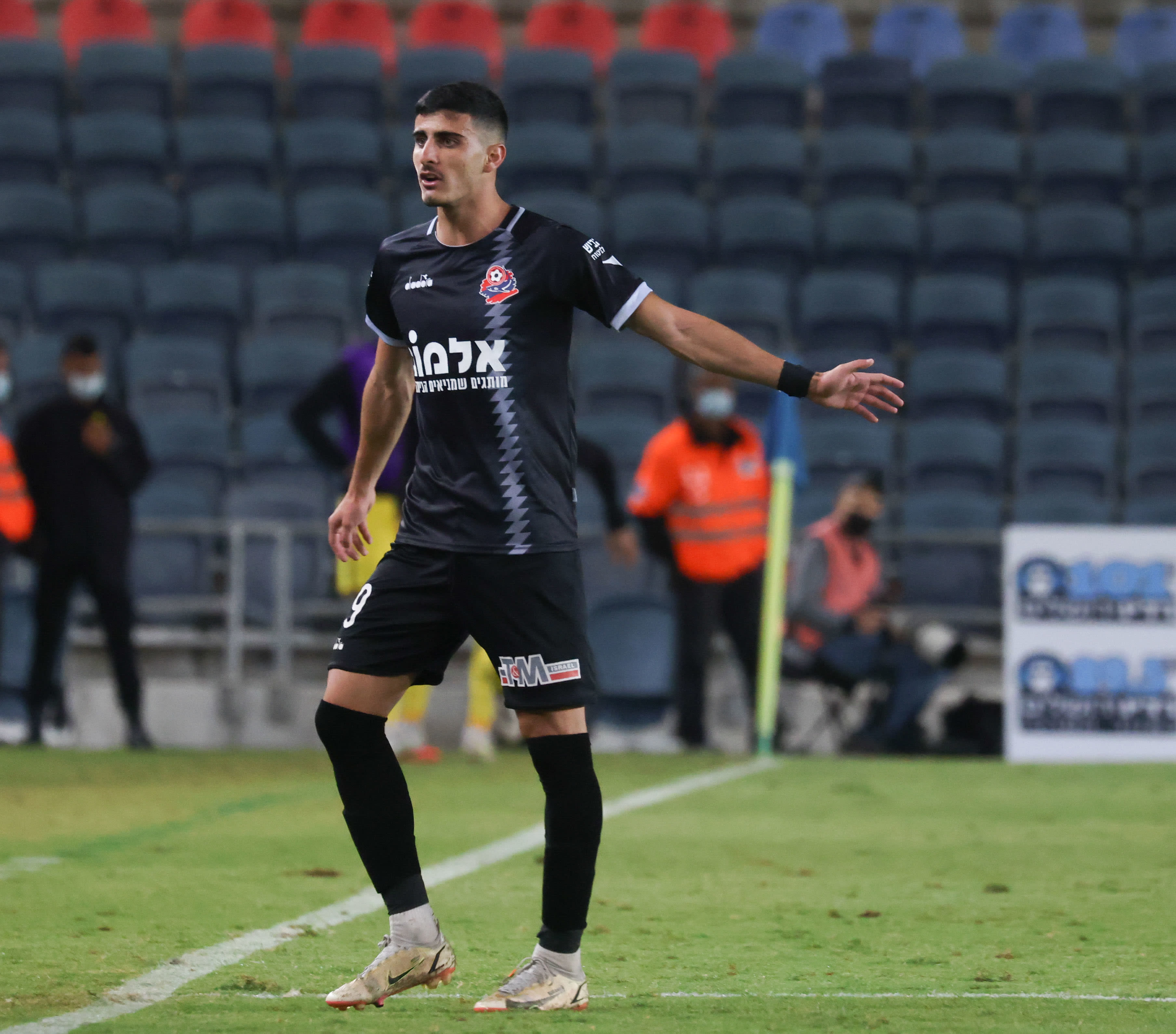 איתי בוגנים שחקן הפועל חיפה