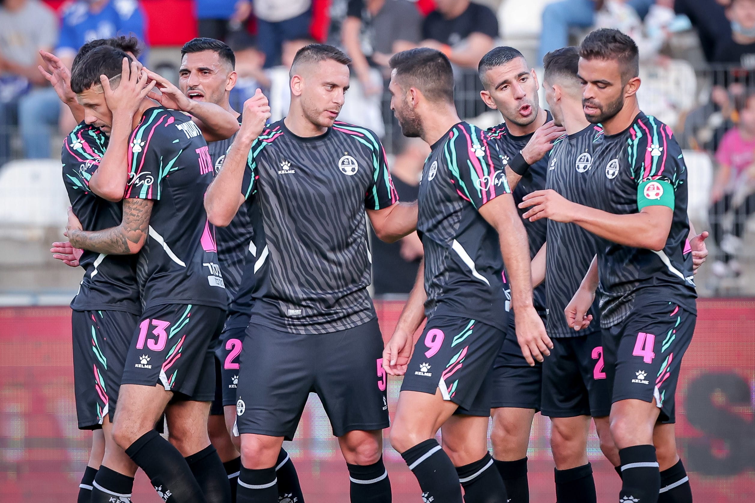 שחקני הפועל באר שבע חוגגים