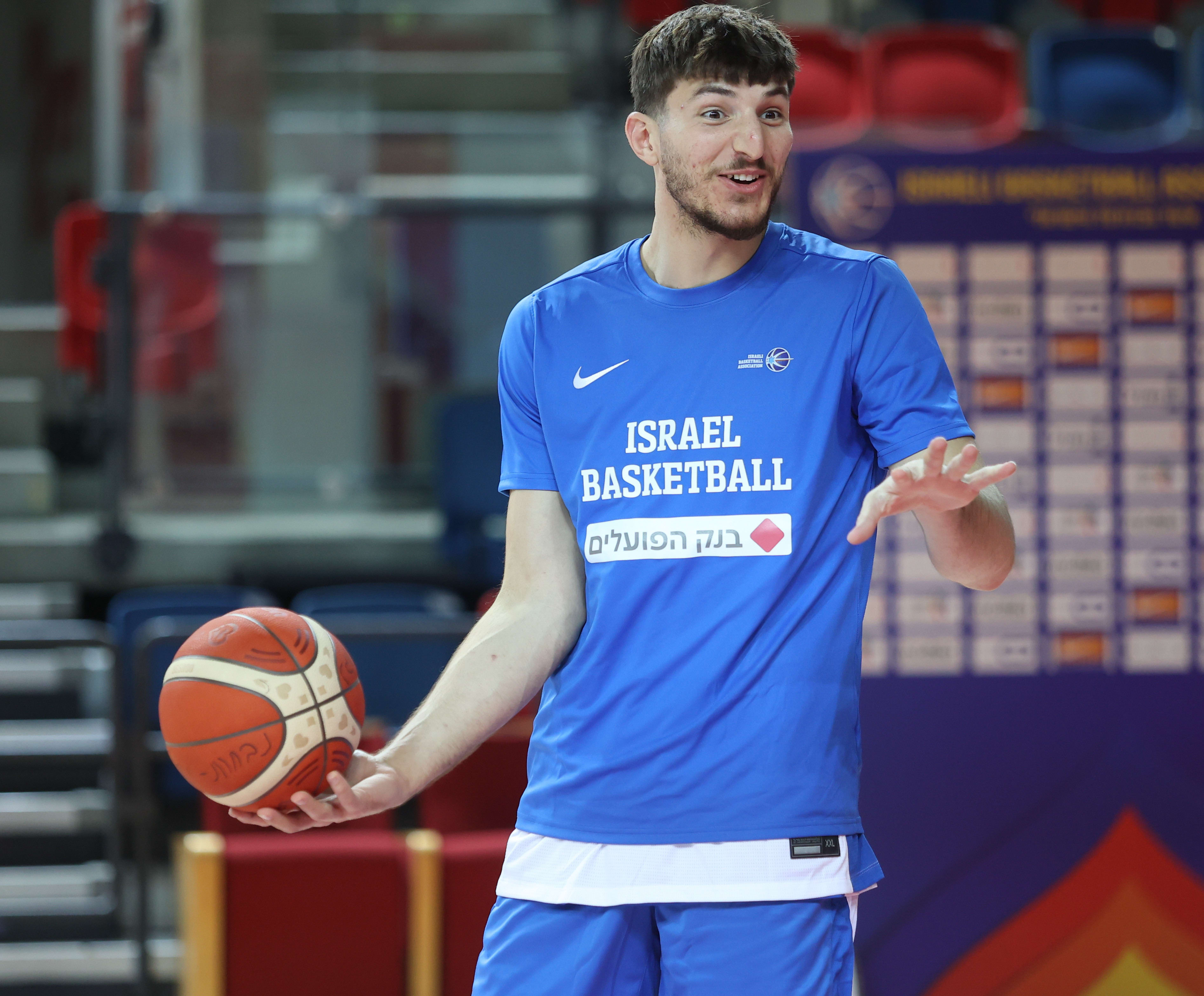 שחקן נבחרת ישראל רומן סורקין