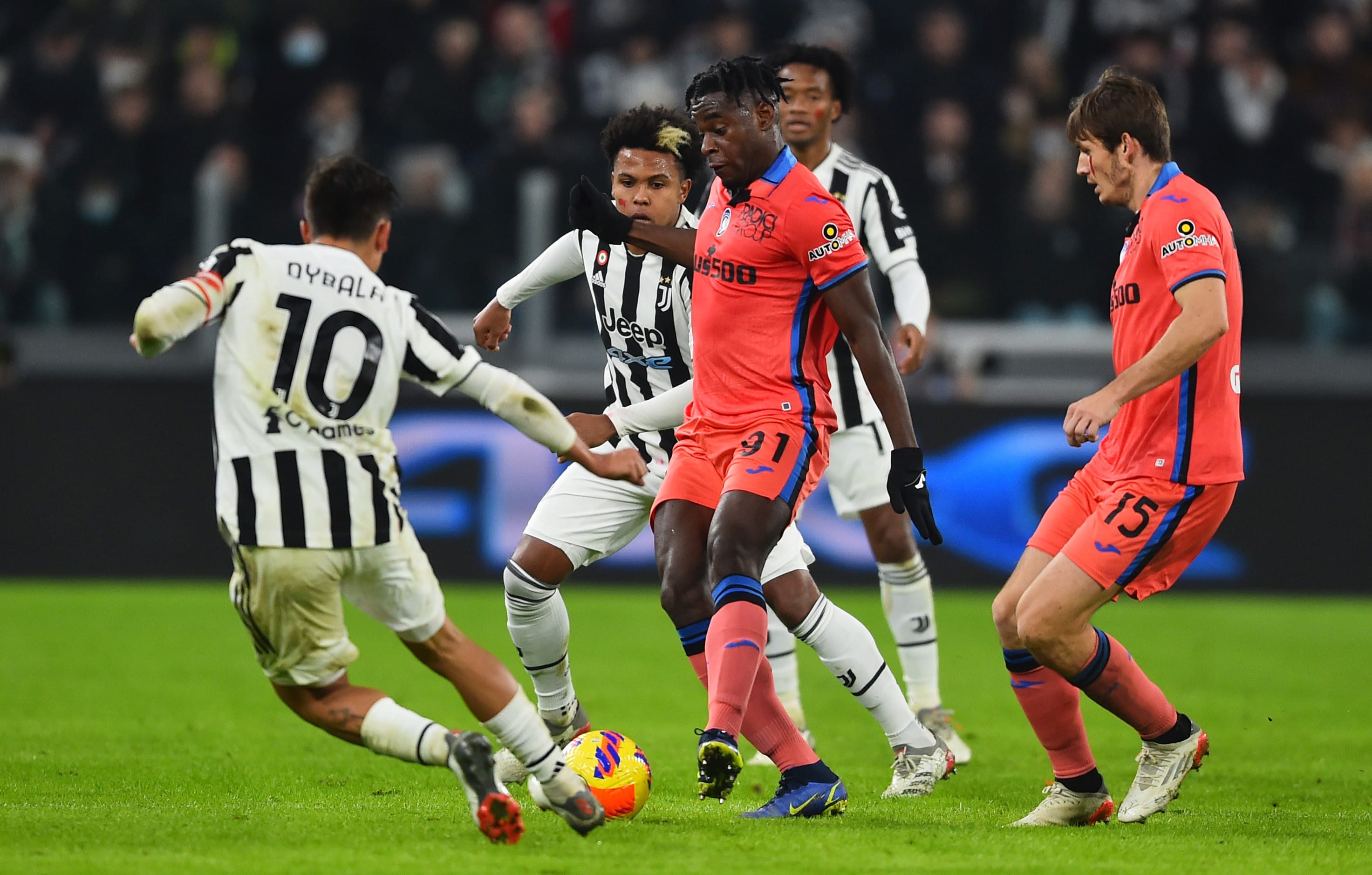 דובאן ספטאה אטאלנטה מול פאולו דיבאלה יובנטוס