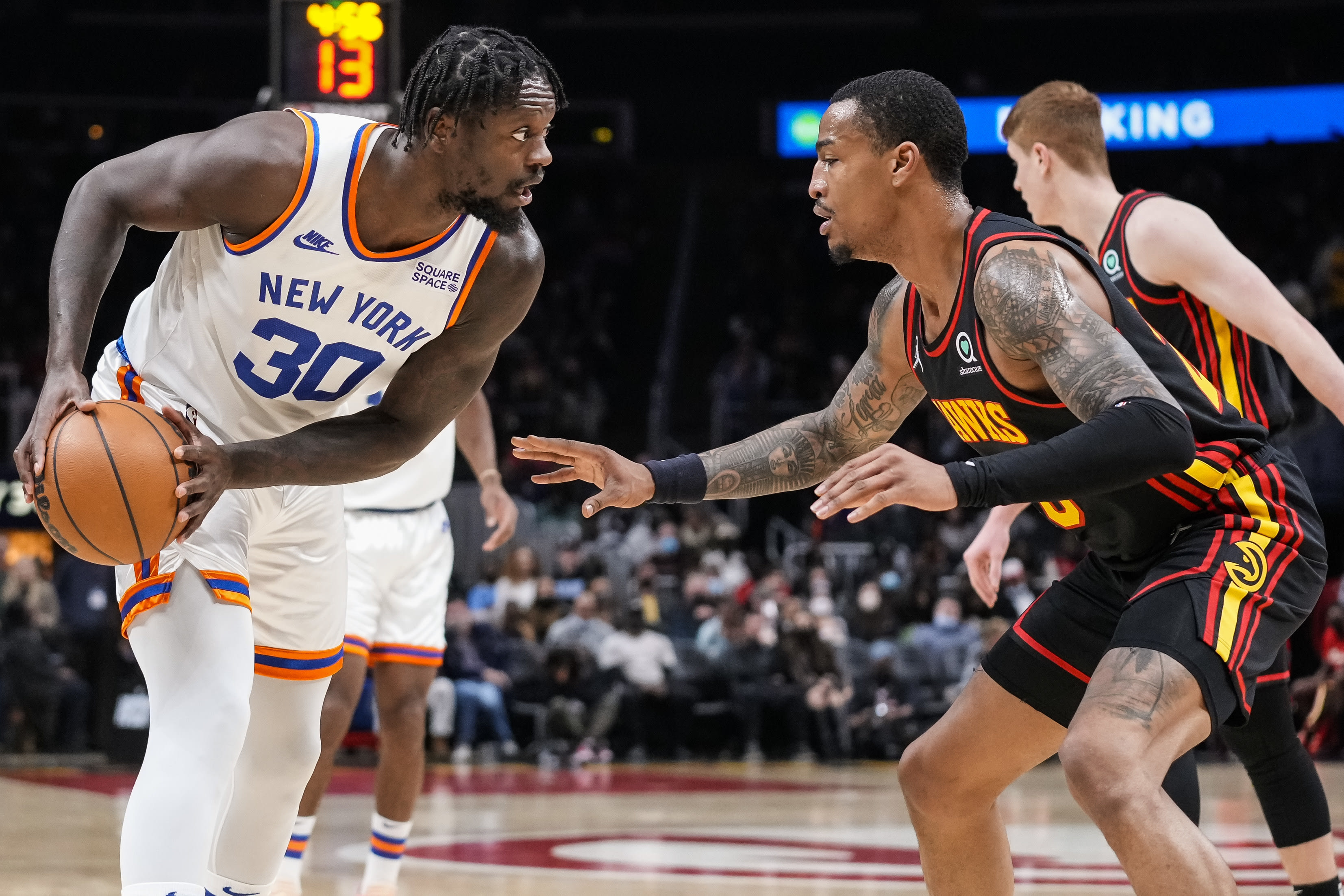 ג'וליוס רנדל, ניו יורק ניקס מול ג'ון קולינס, אטלנטה הוקס