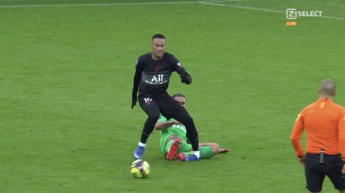 ניימאר נפצע בקרסול במשחק של פריז סן ז'רמן