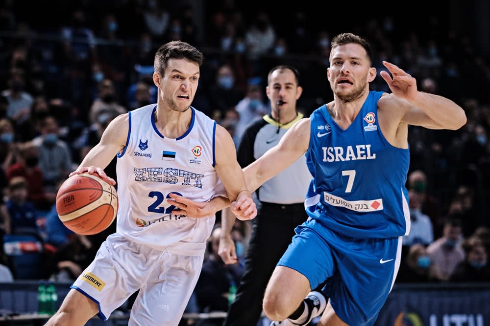 גל מקל שחקן נבחרת ישראל בכדורסל