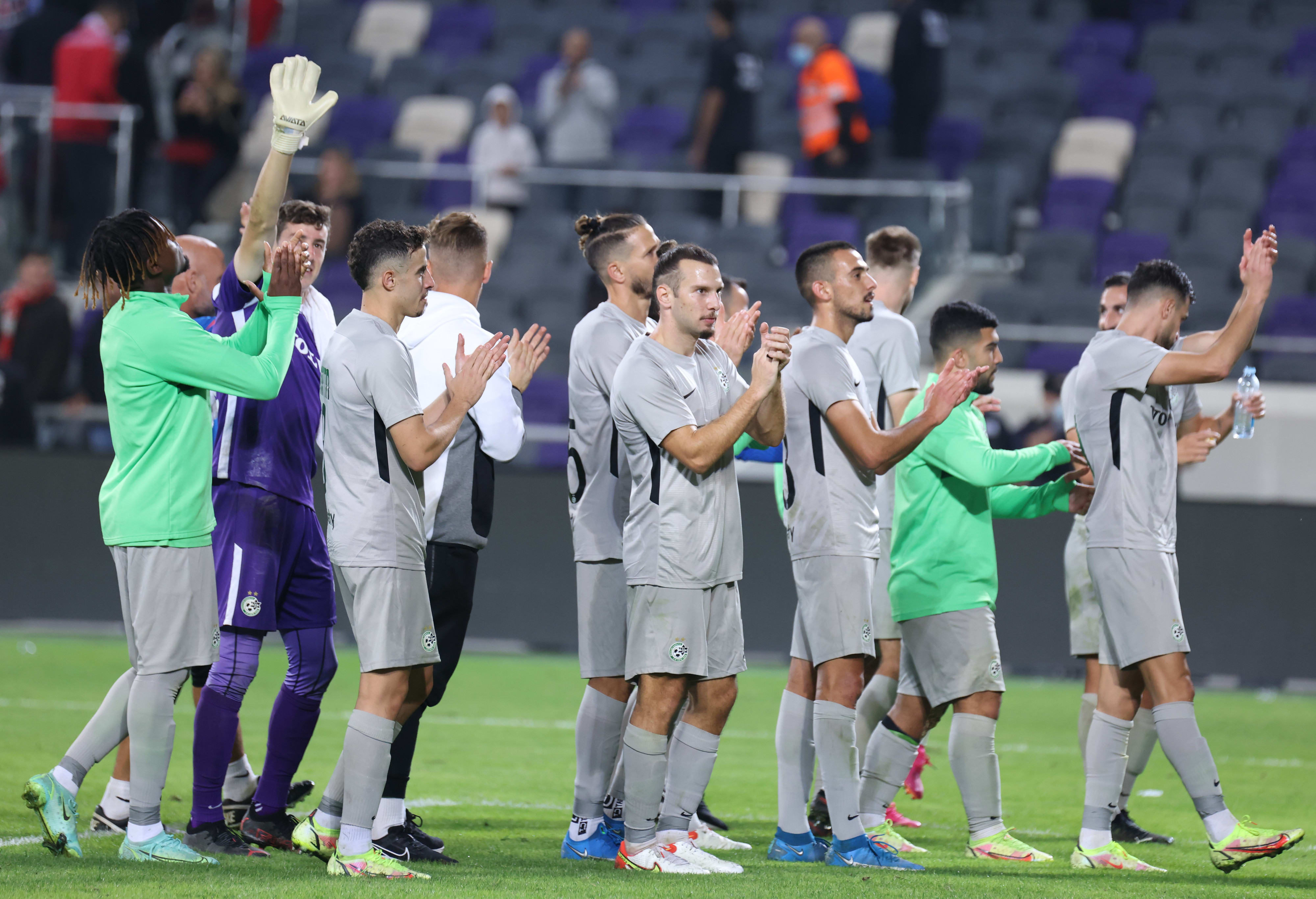 שחקני מכבי חיפה מודים לקהל