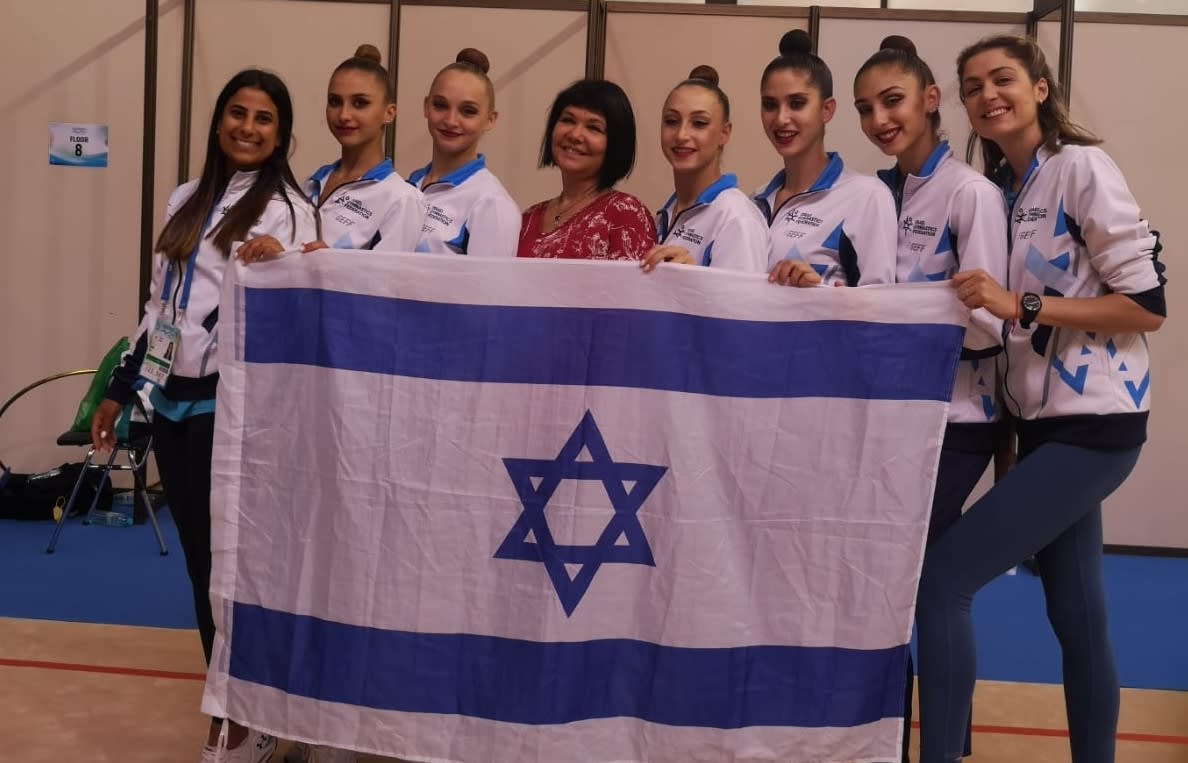 אירה ויגדורצ'יק מאמנת נבחרת ההעמלות האומנותית