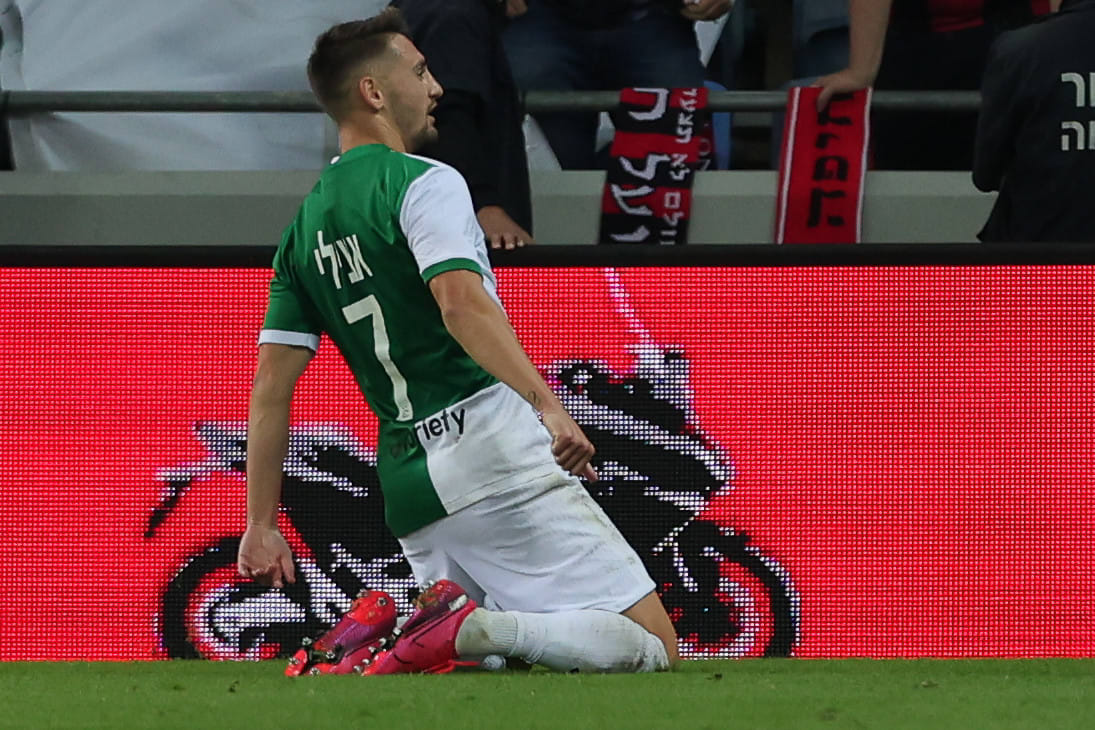 עומר אצילי, שחקן מכבי חיפה חוגג