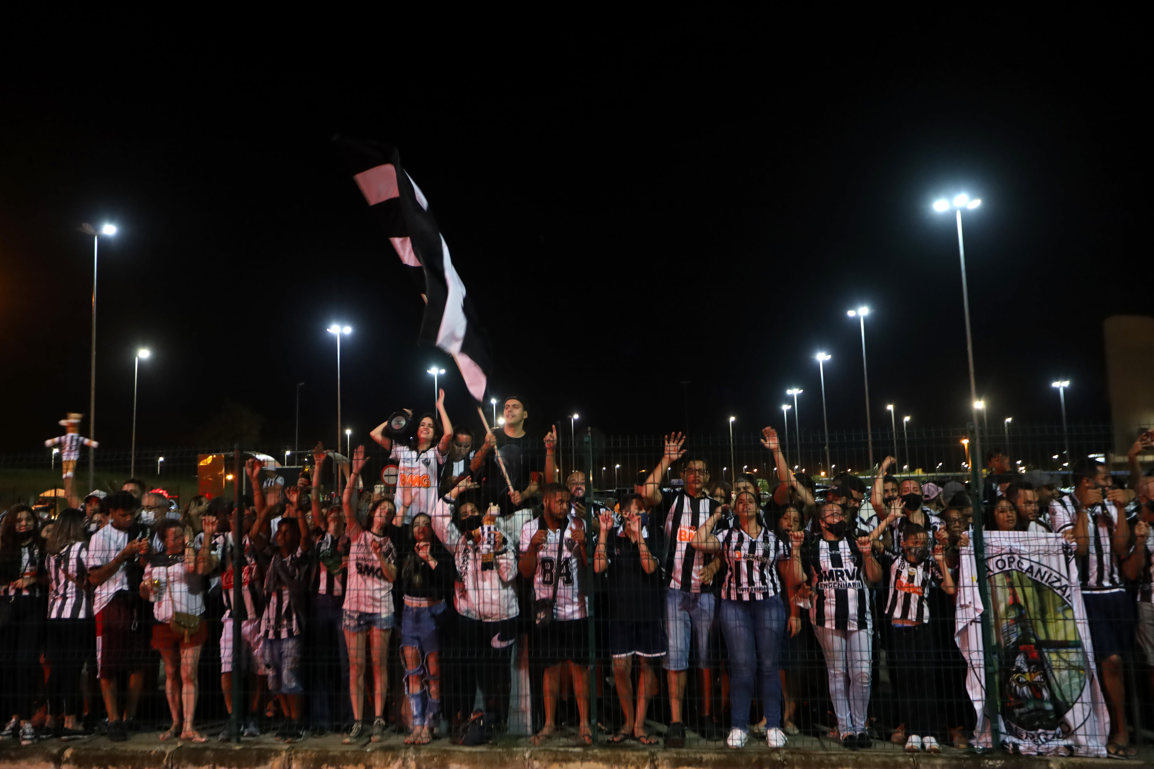 אוהדי אתלטיקו מיניירו חוגגים אליפות