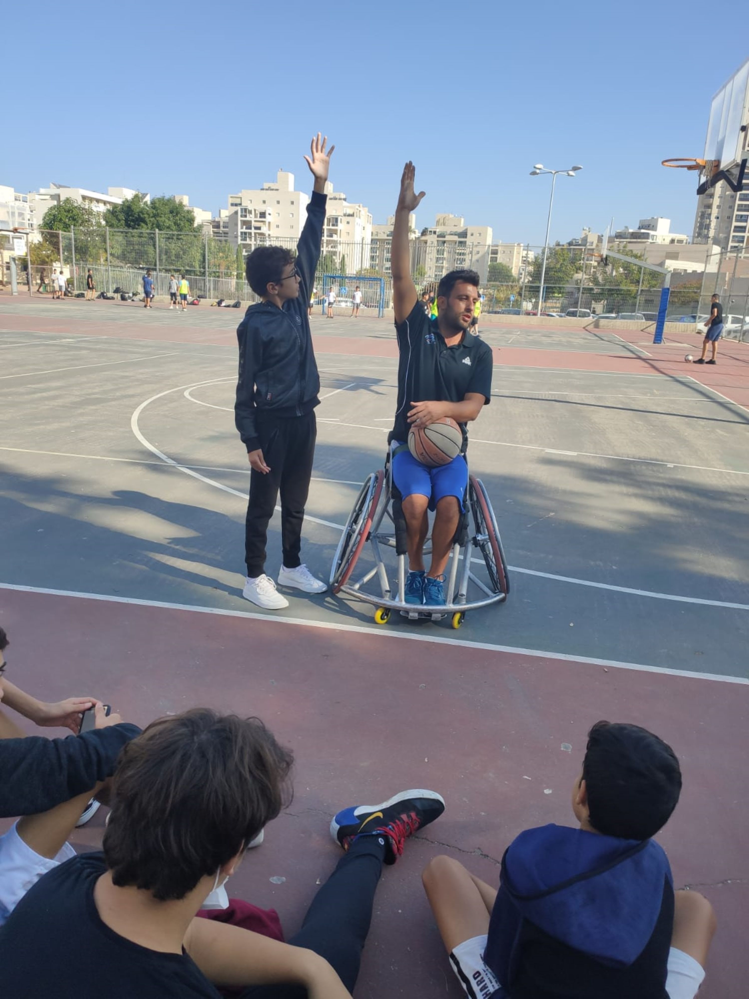 פעילות תיקון עולם