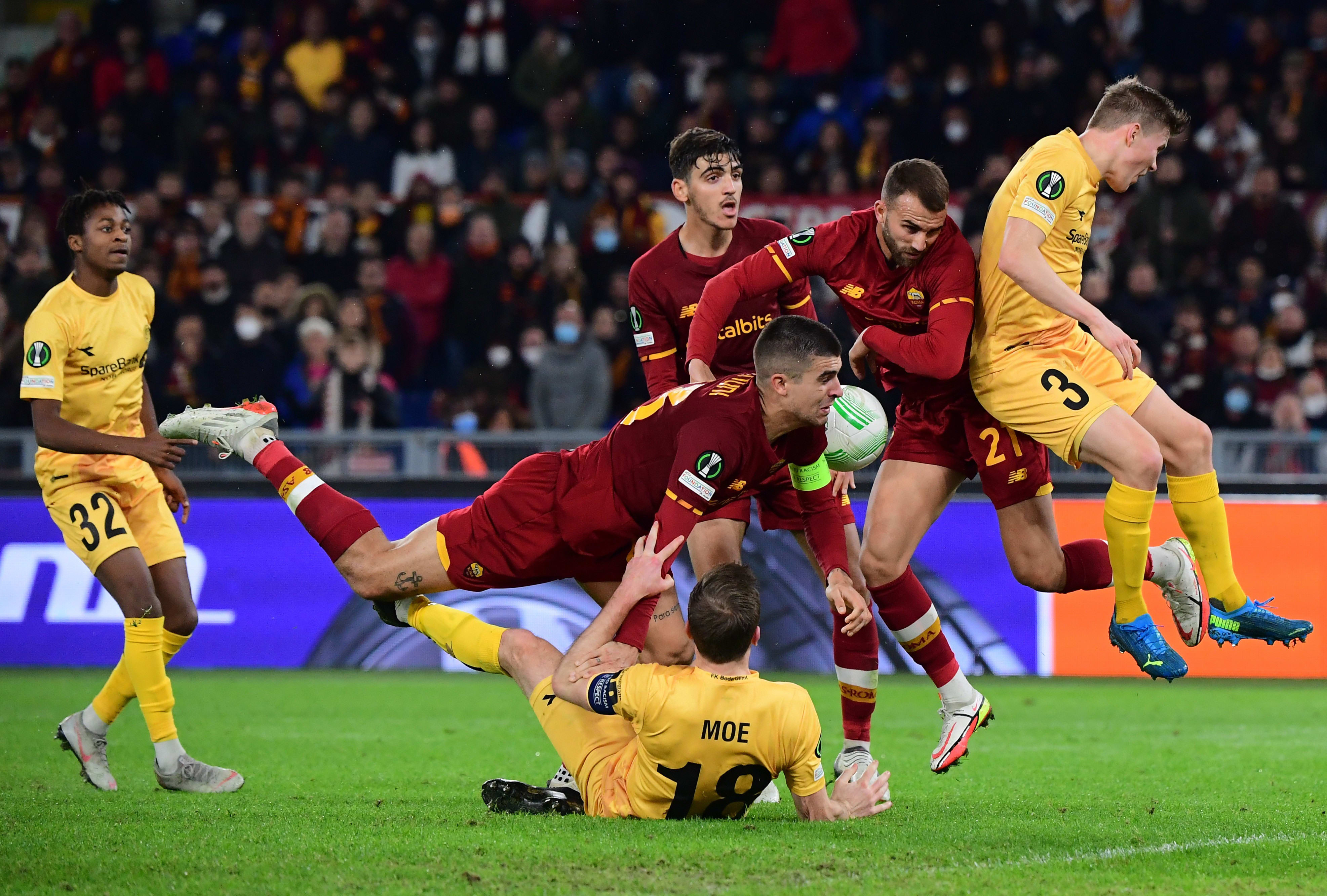 בורחה מאיוראל, מאניסני שחקני רומא מול בודו גלימט