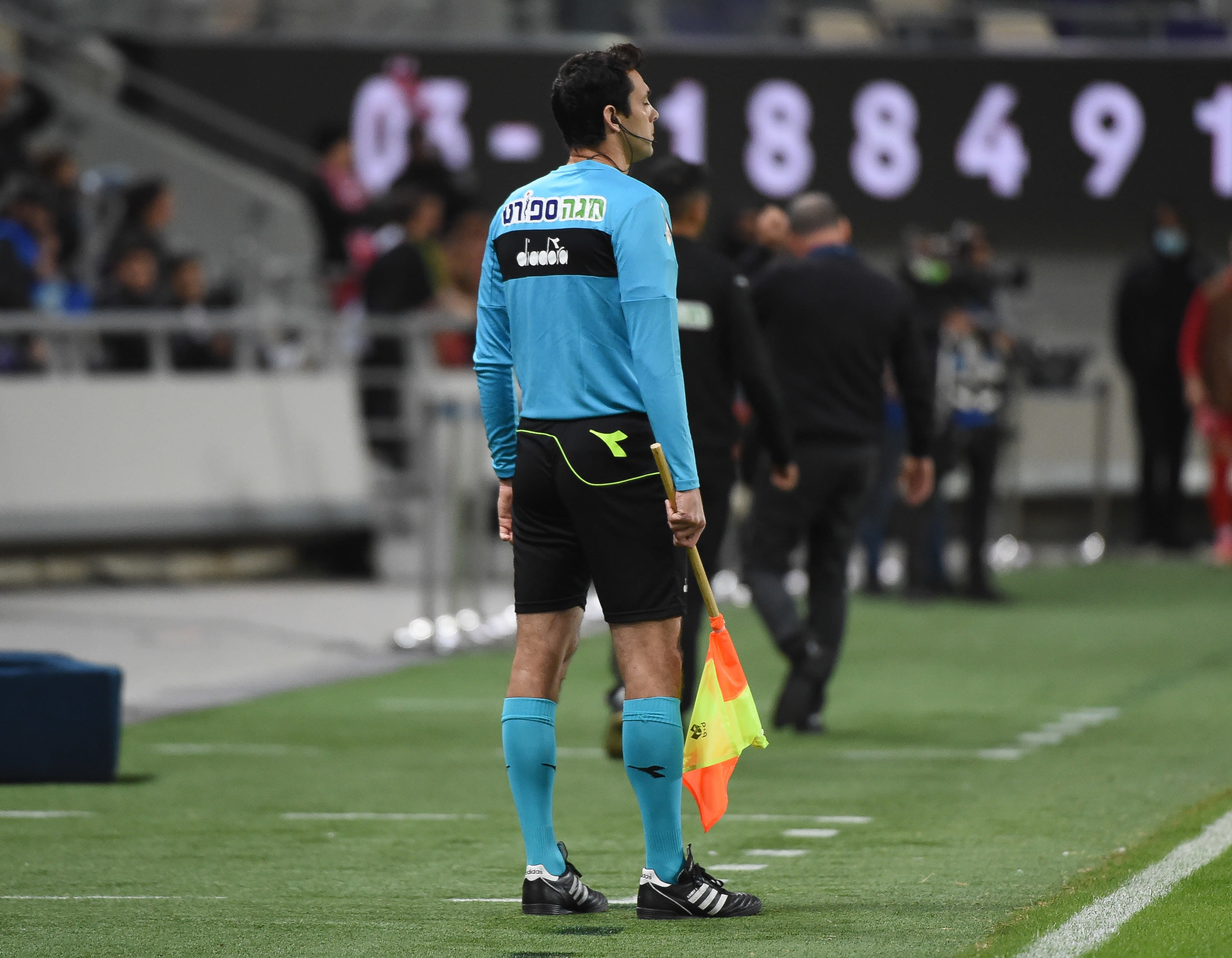 דגל הקוון המאולתר במשחק של הפועל תל אביב מול הפועל ירושלים