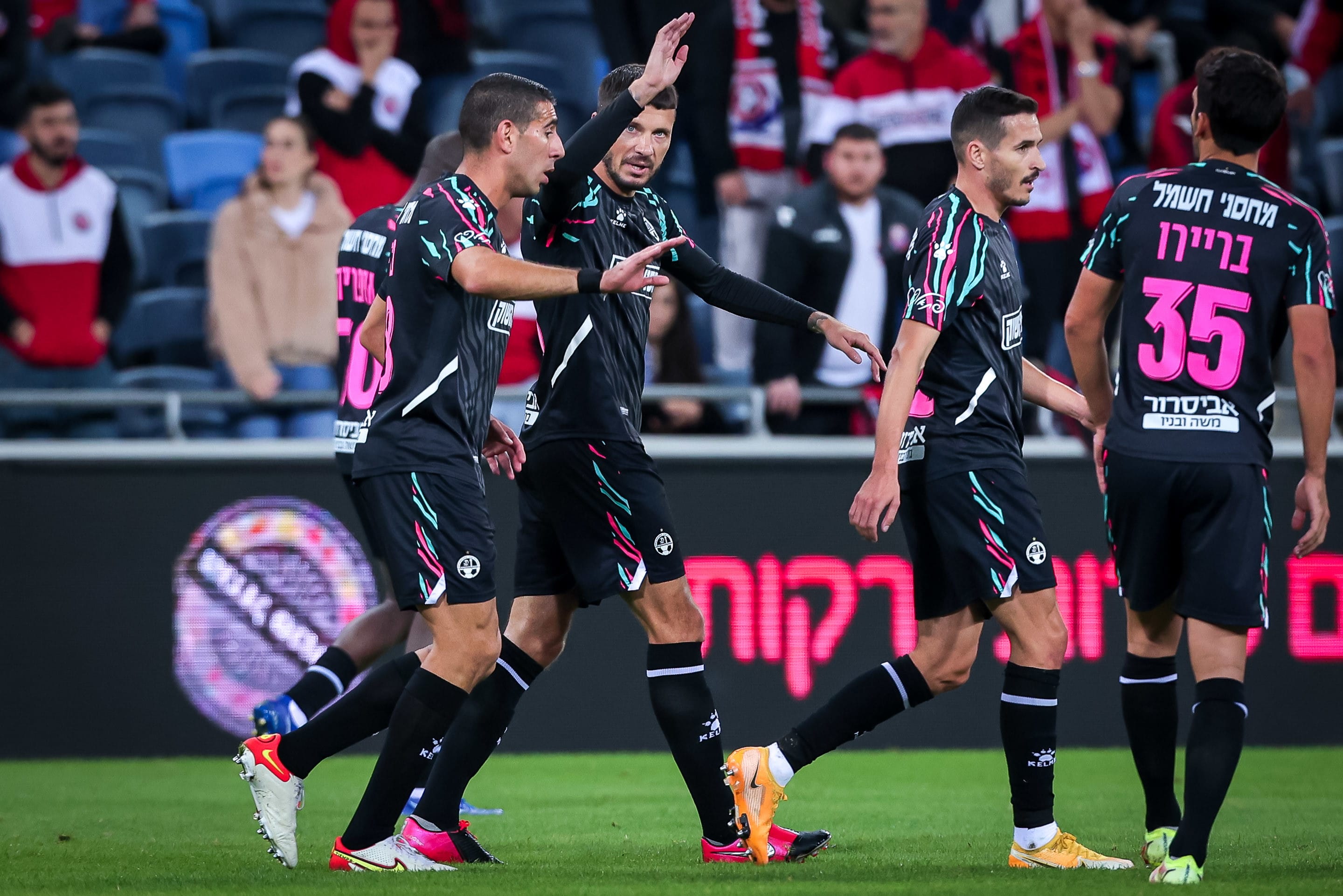 ניקיטה רוקאביציה שחקן הפועל באר שבע חוגג שער