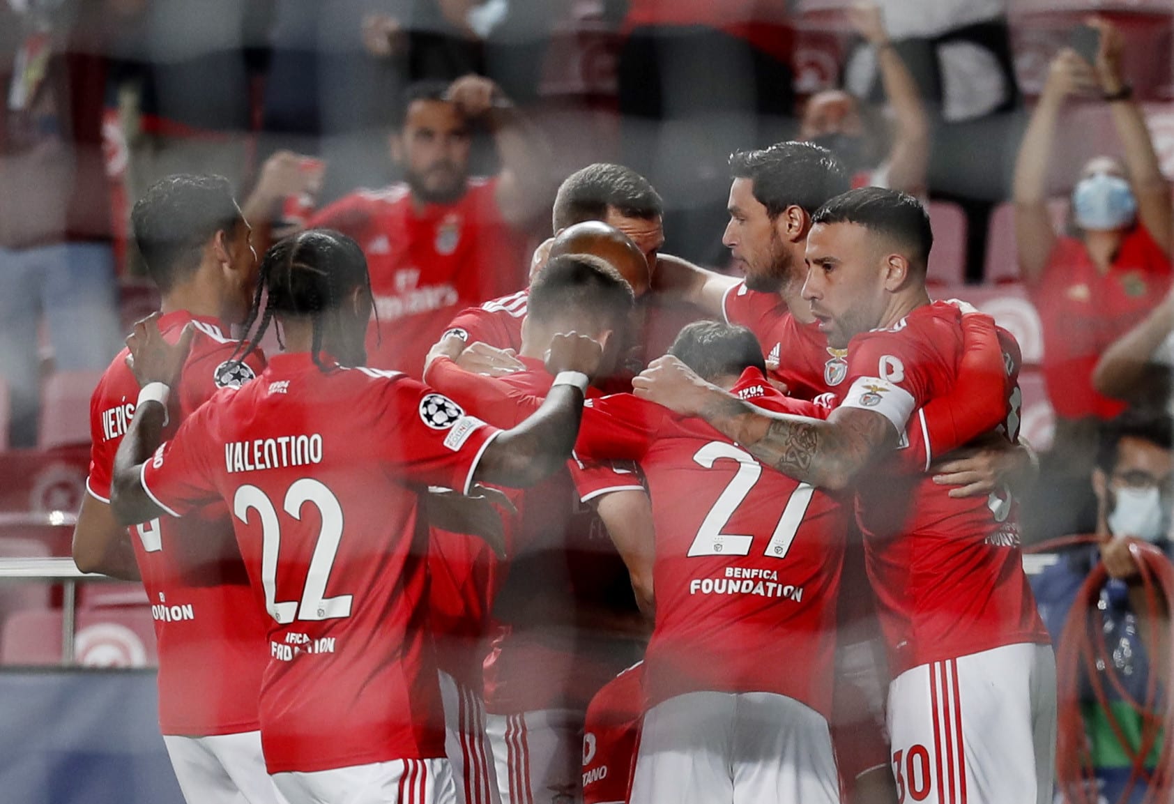 שחקני בנפיקה ליסבון חוגגים