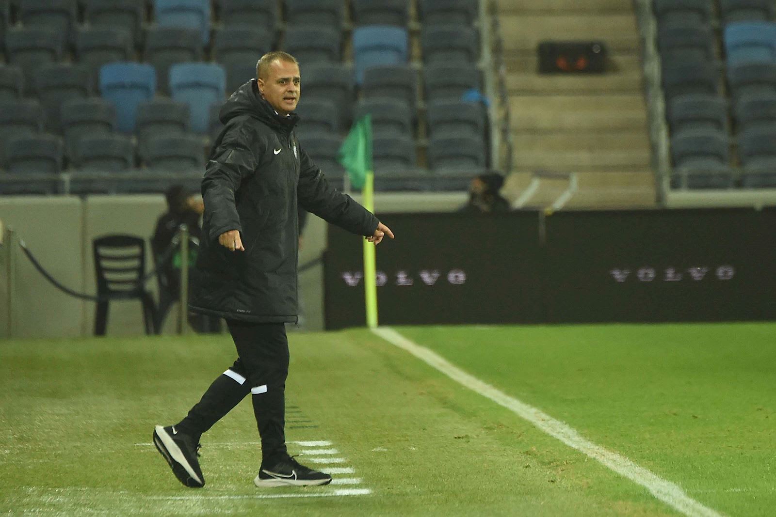 מאמן קבוצת הנוער של מכבי חיפה אלון חרזי