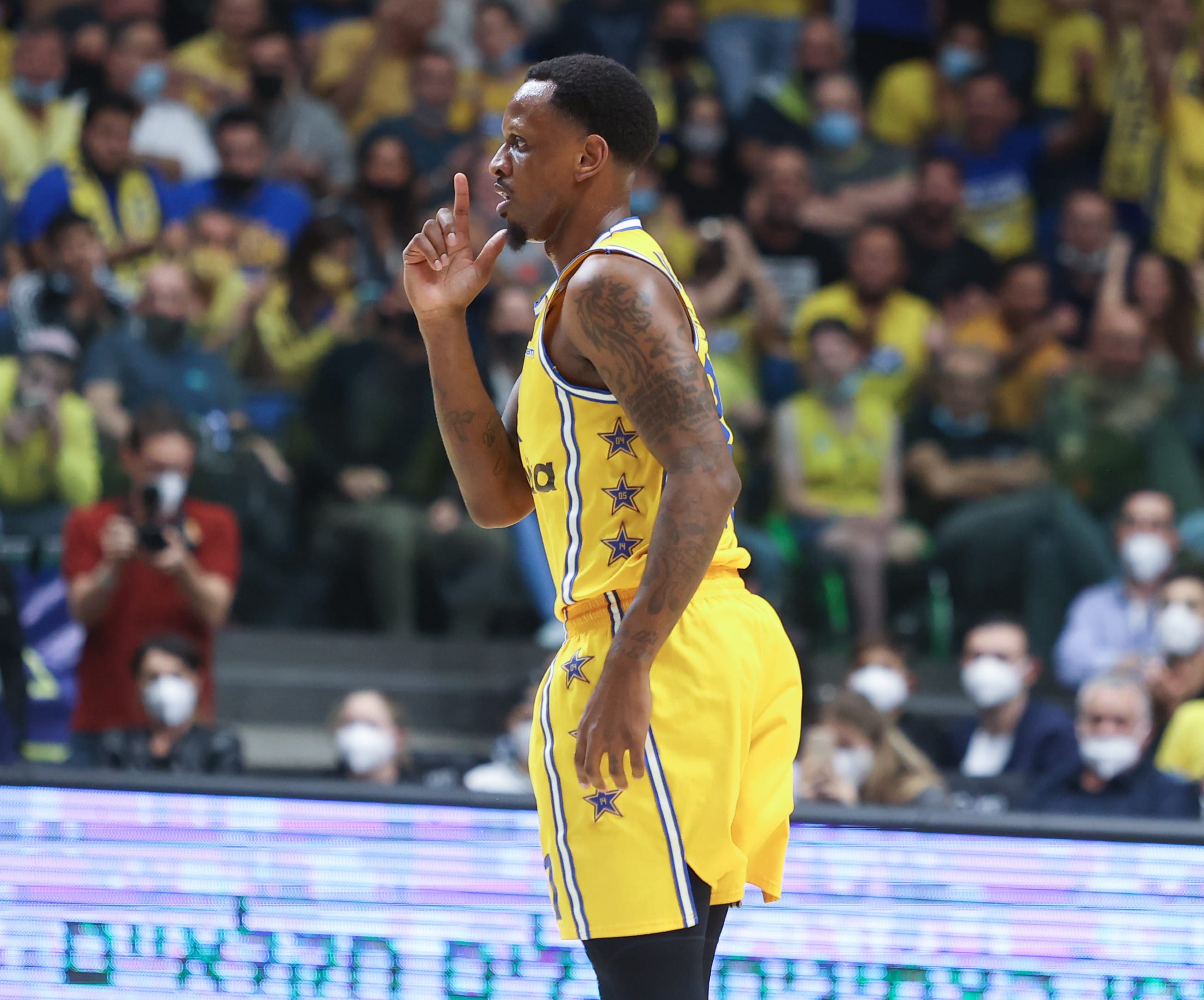 ג'יימס נאנלי שחקן מכבי תל אביב