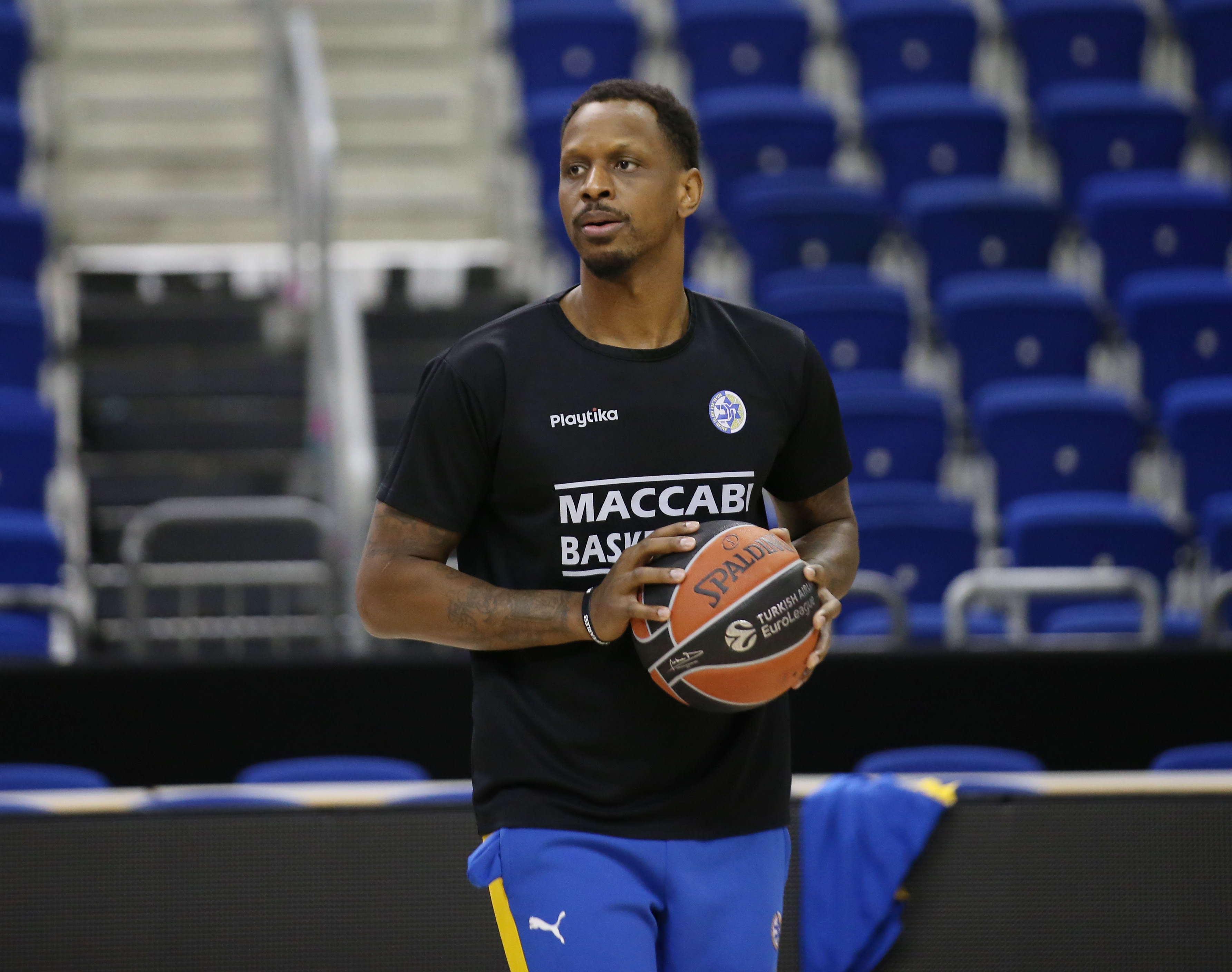 ג'יימס נאנלי, שחקן מכבי תל אביב