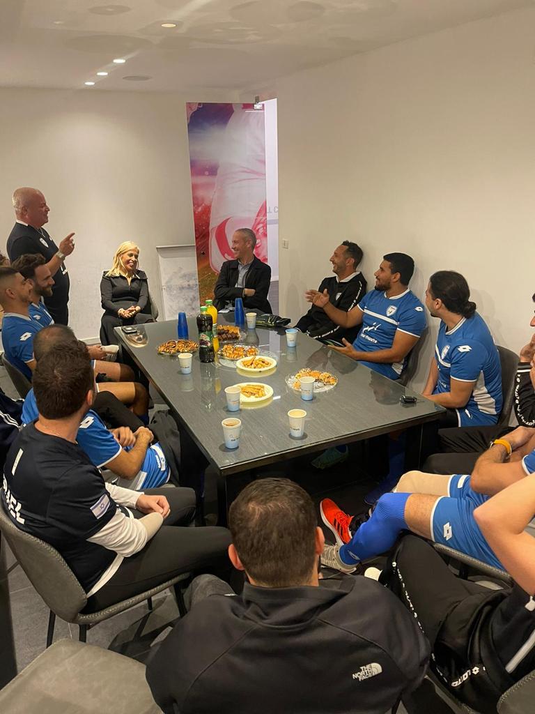 נבחרת קטועי הגפיים עם שר התרבות והספורט חילי טרופר