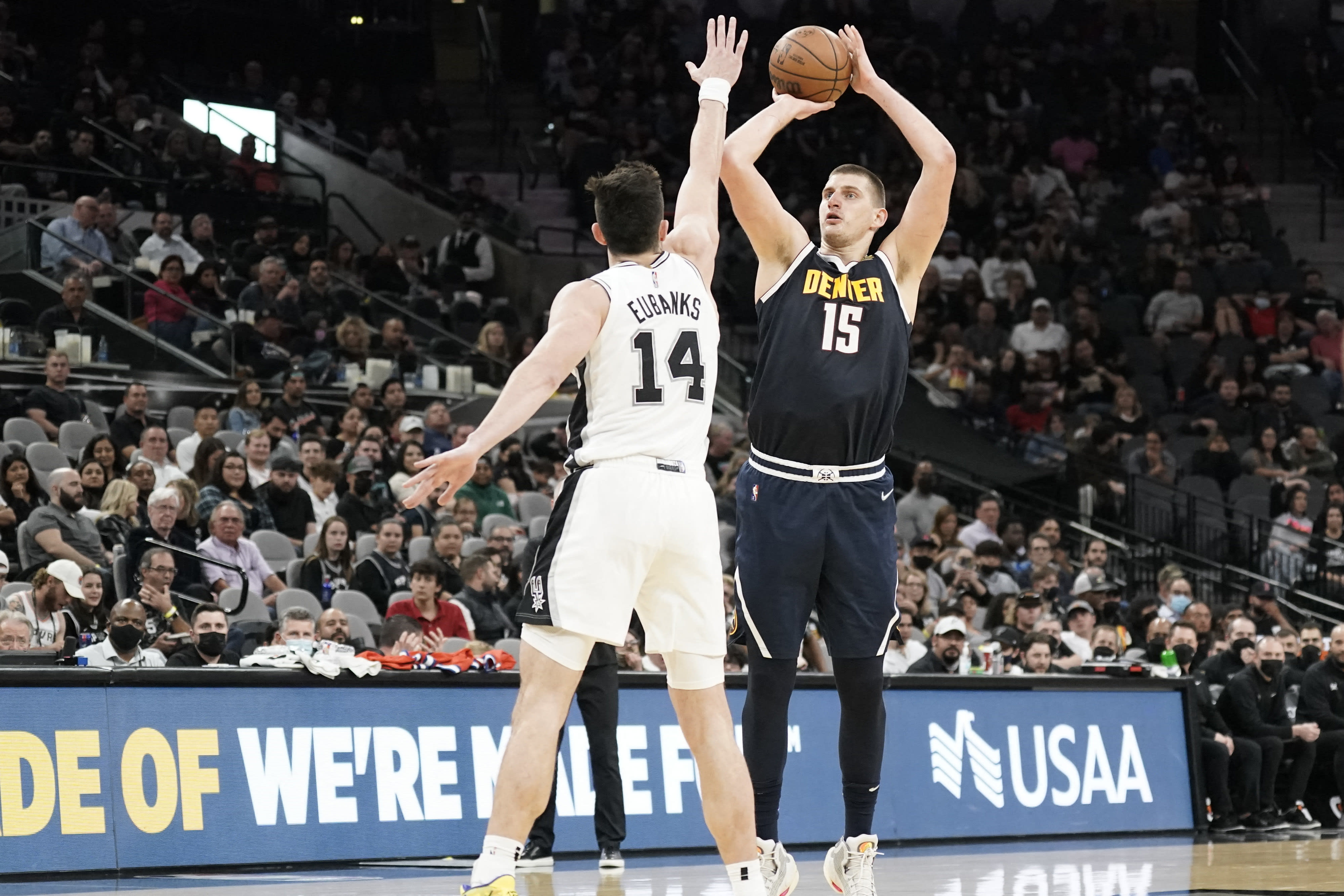 ניקולה יוקיץ' דנבר נאגטס