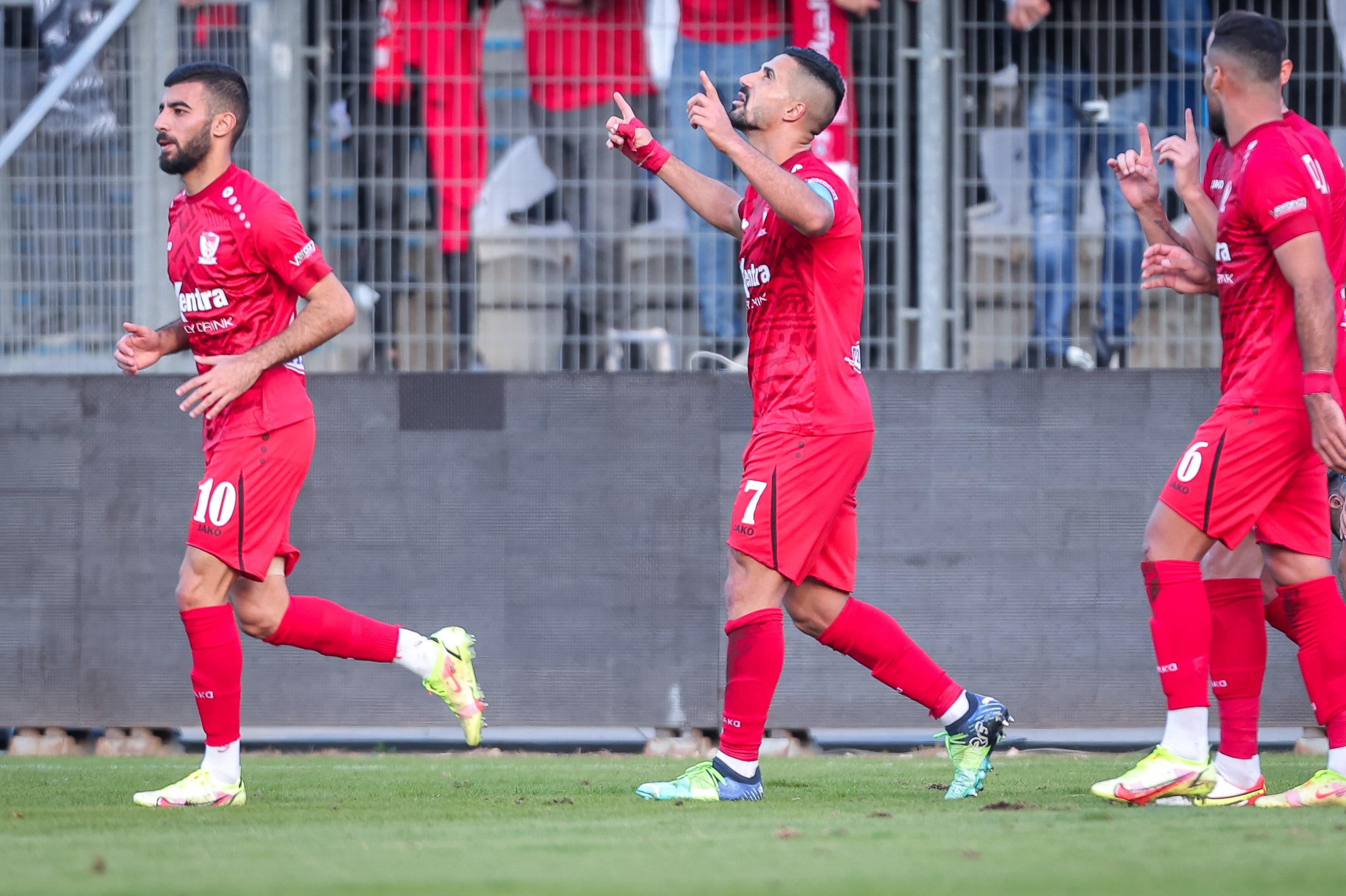 שחקן בני סכנין בירם כיאל חוגג שער