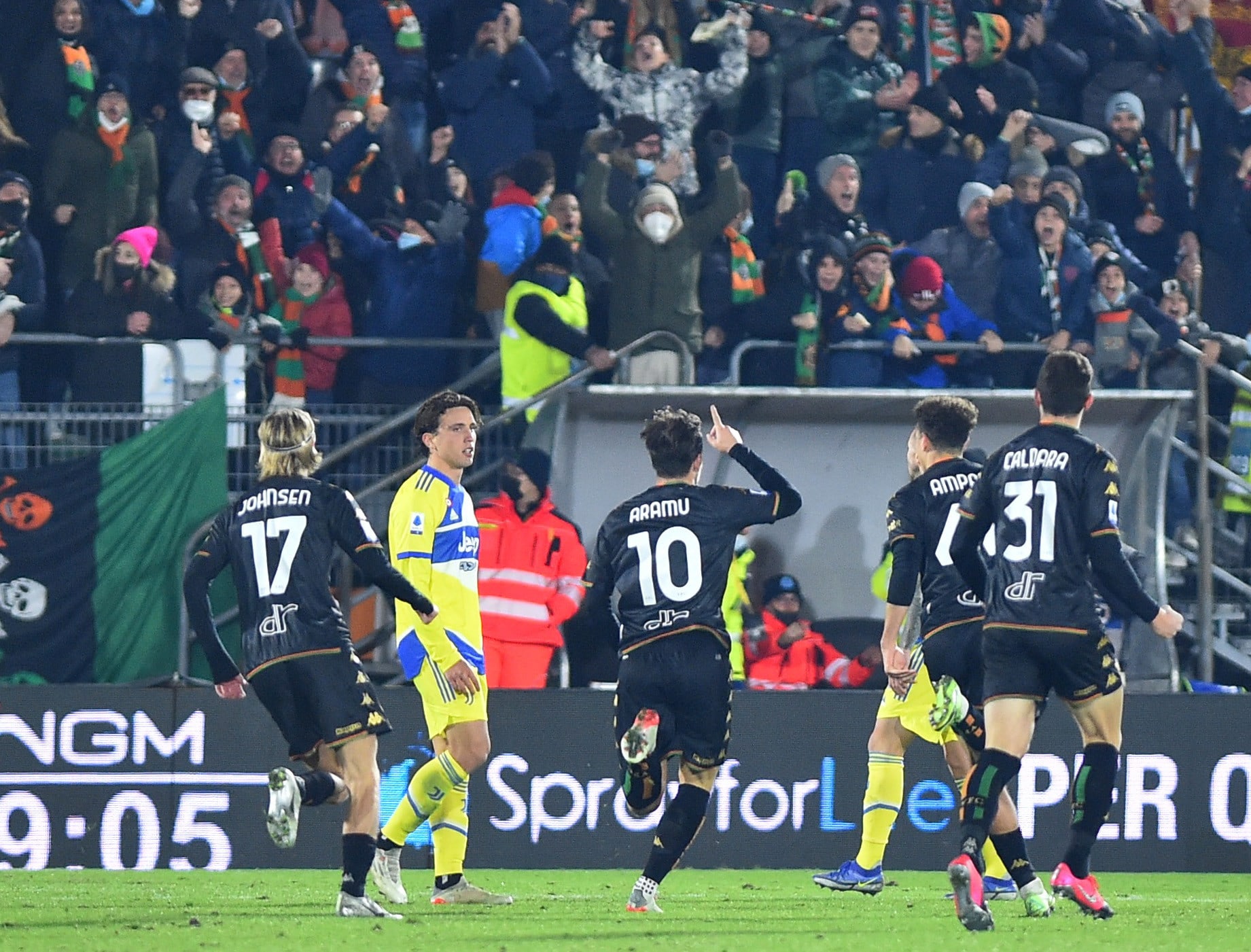 מתיאה אראמו שחקן ונציה חוגג מול יובנטוס