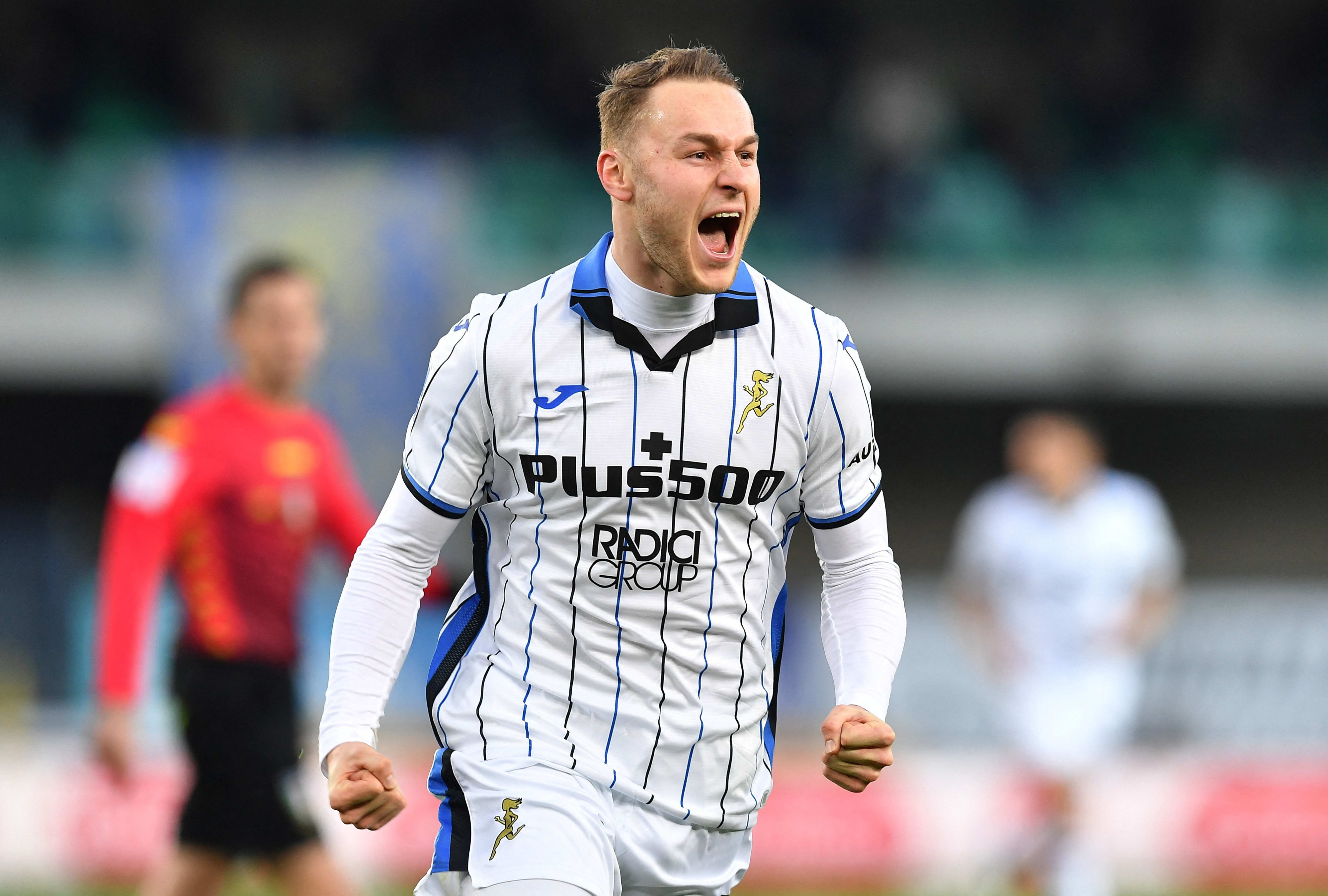 טון קופמיינרס שחקן אטאלנטה חוגג שער