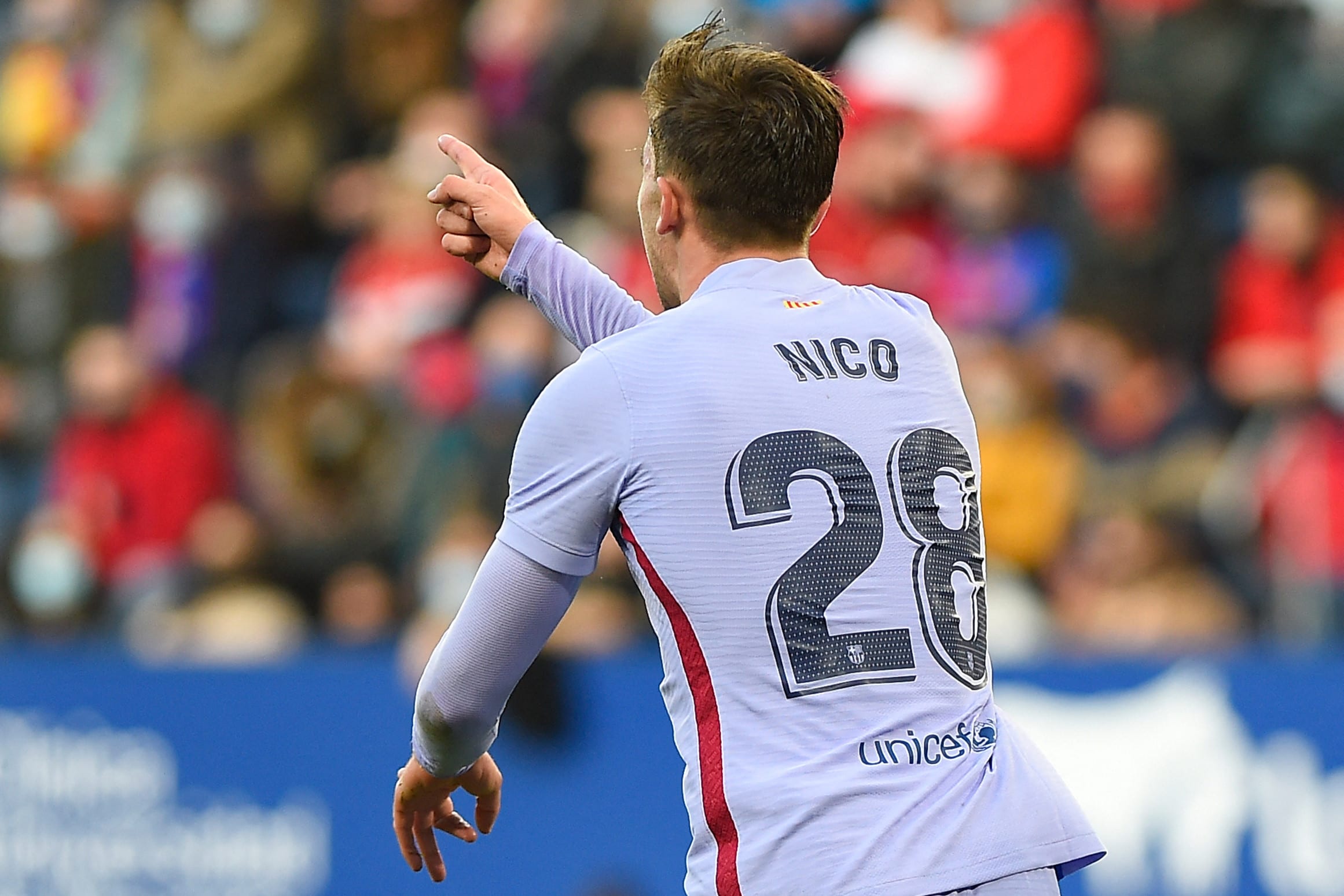 שחקן ברצלונה ניקו גונסאלס חוגג