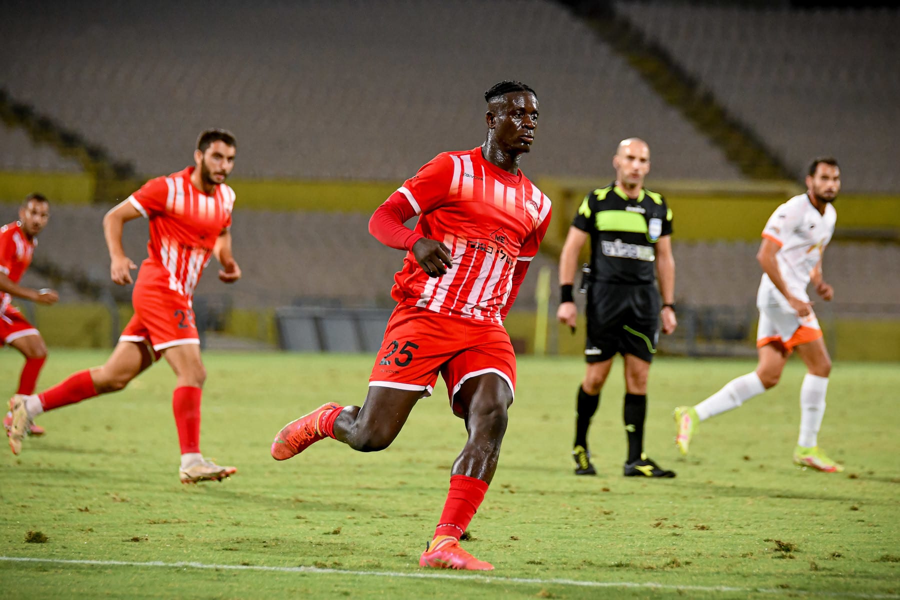 פיטר אולאוולה שחקן הפועל רעננה