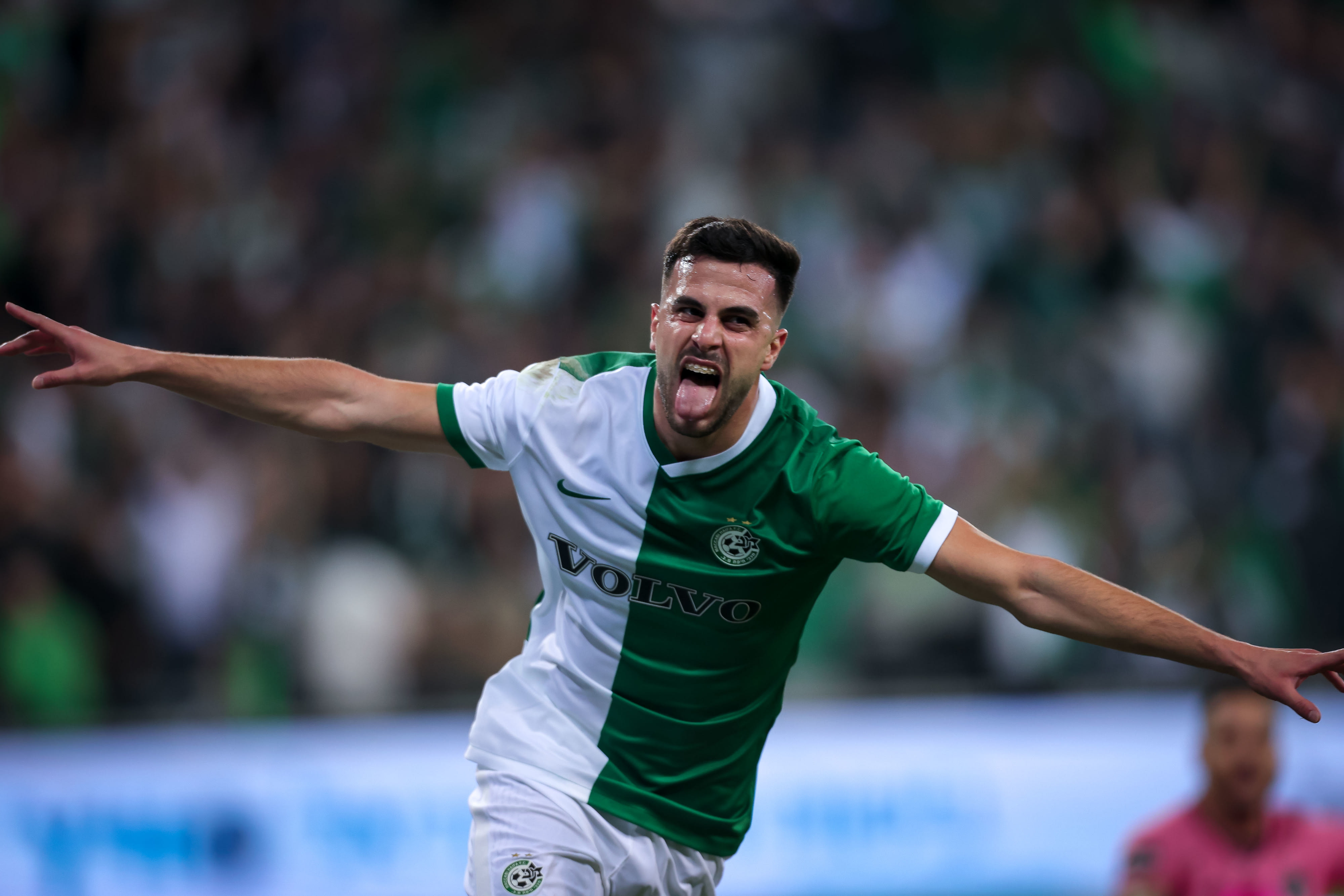 דין דוד שחקן מכבי חיפה חוגג שער