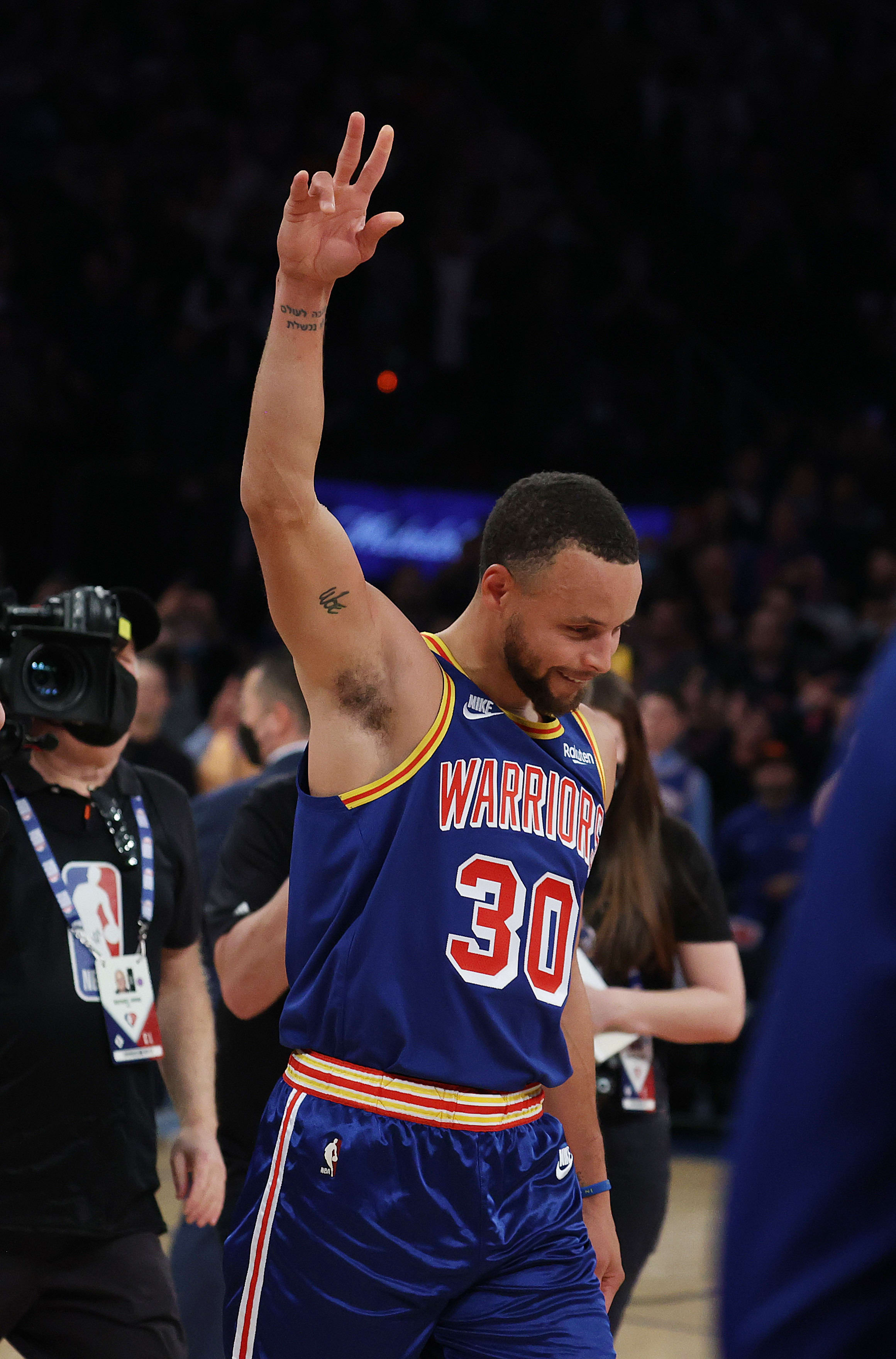 סטפן קרי, גולדן סטיייט ווריירס, הפך לשיאן השלשות של ה-NBA בכל הזמנים