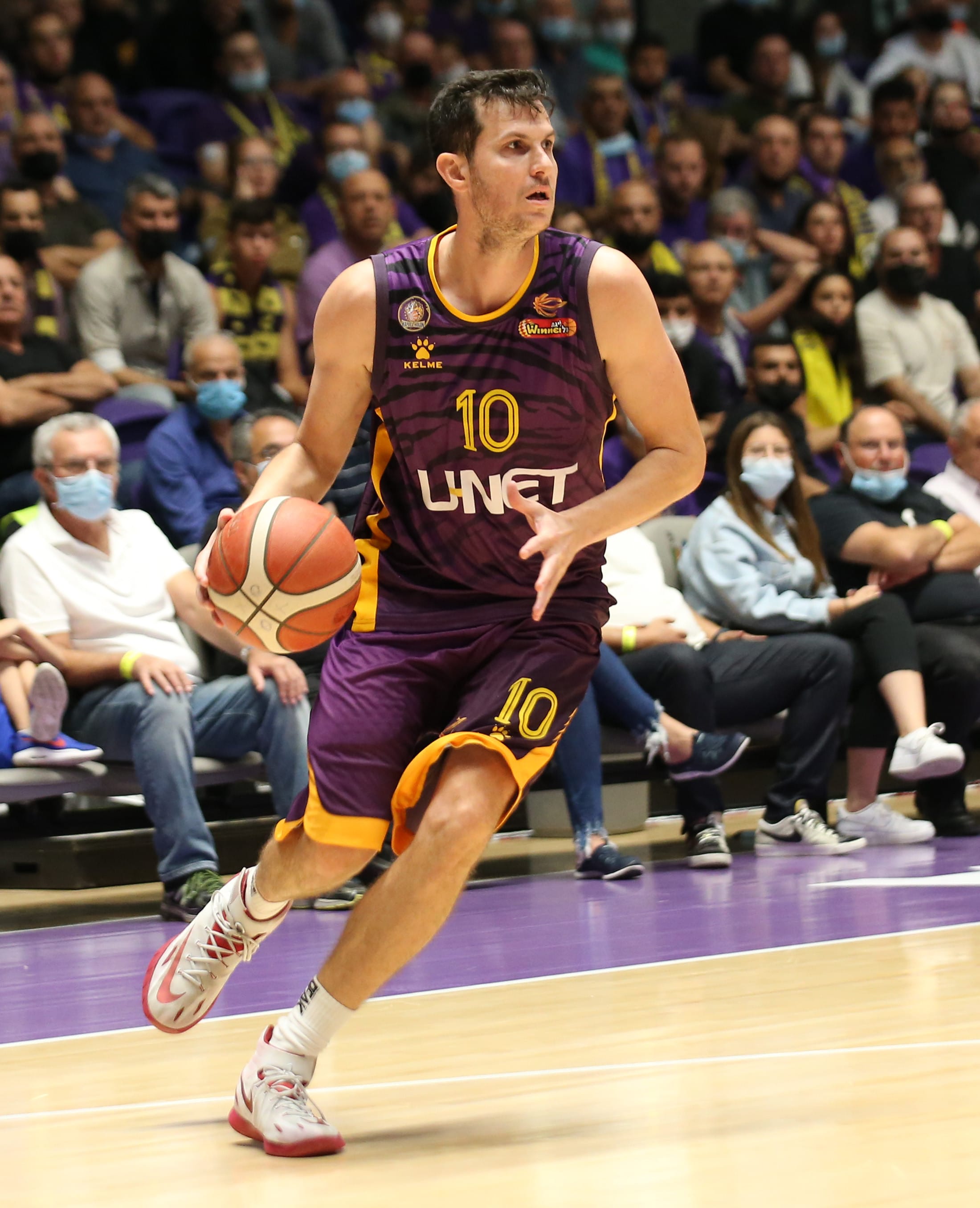 שחקן הפועל חולון גיא פניני