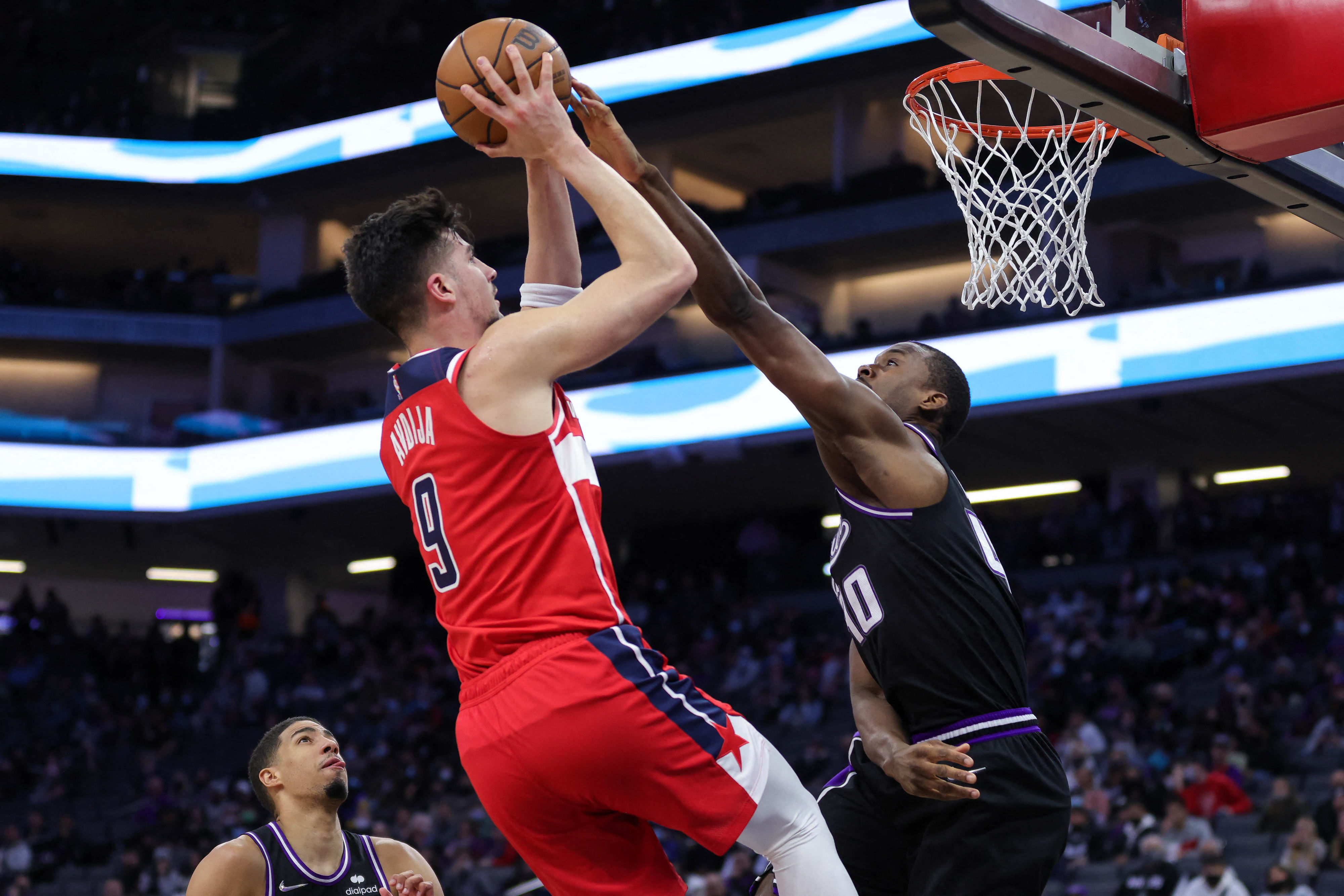 דני אבדיה וושינגטון מול האריסון בארנס