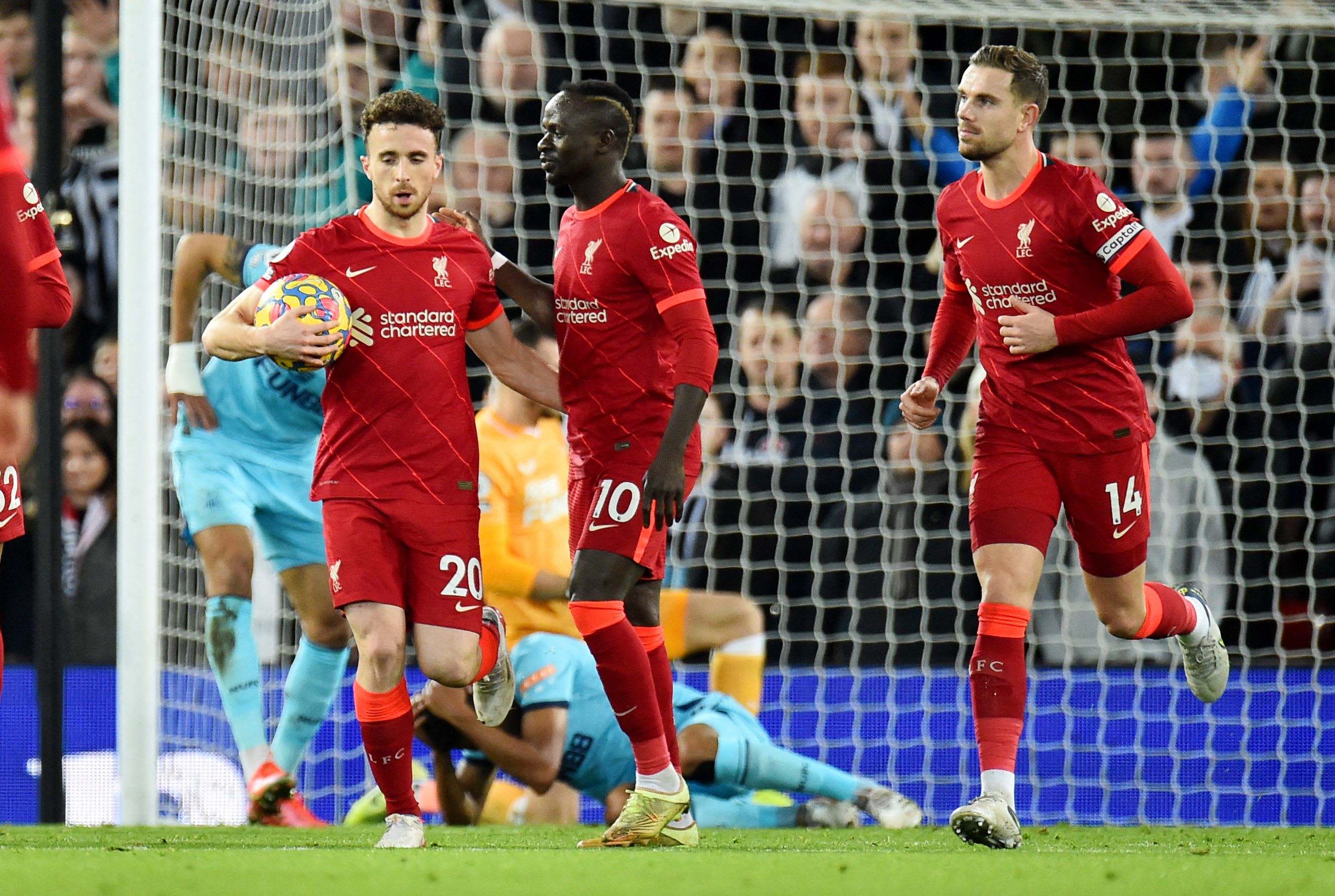 דיוגו ז'וטה שחקן ליברפול עם סאדיו מאנה