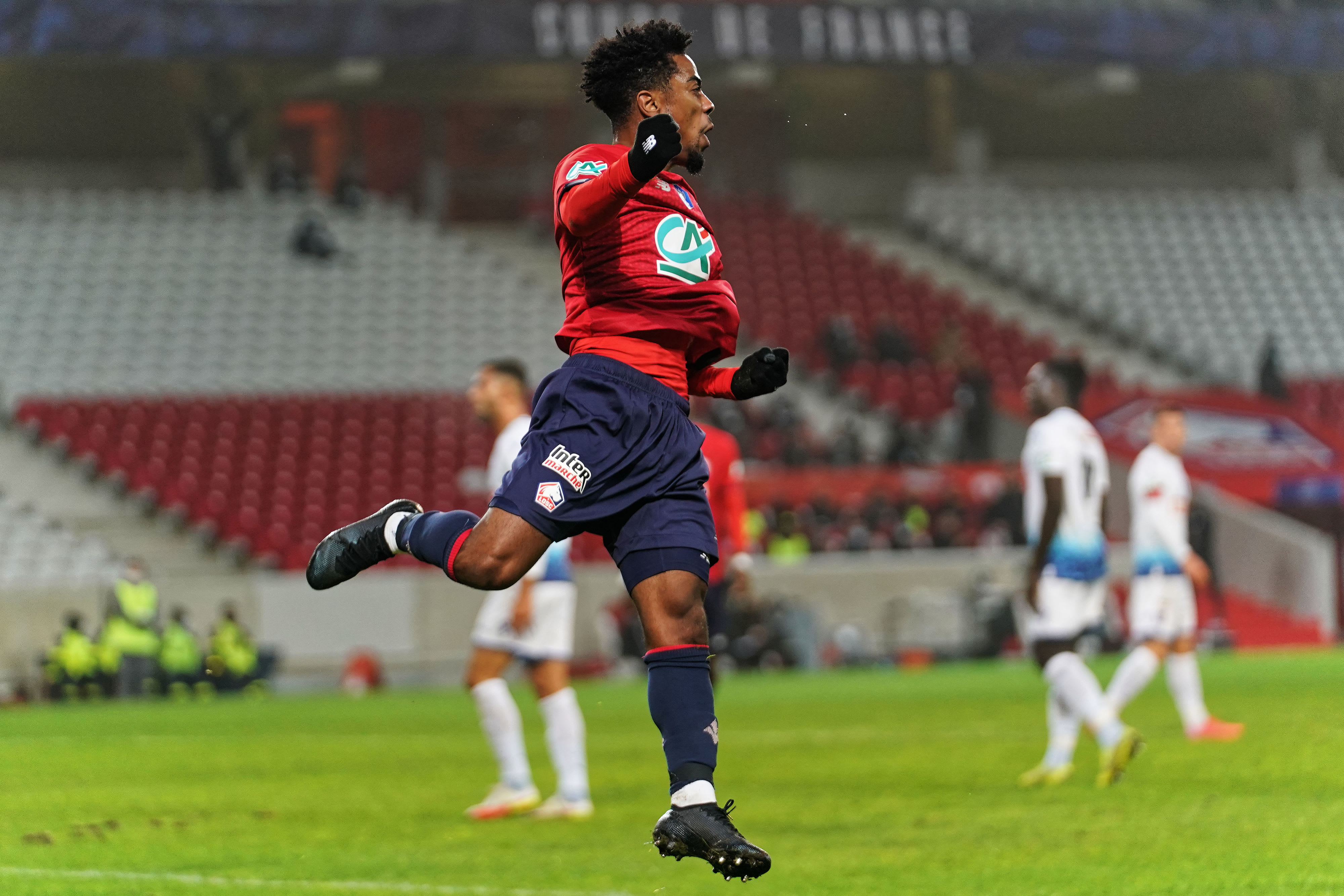 אנג'ל גומס שחקן ליל חוגג שער