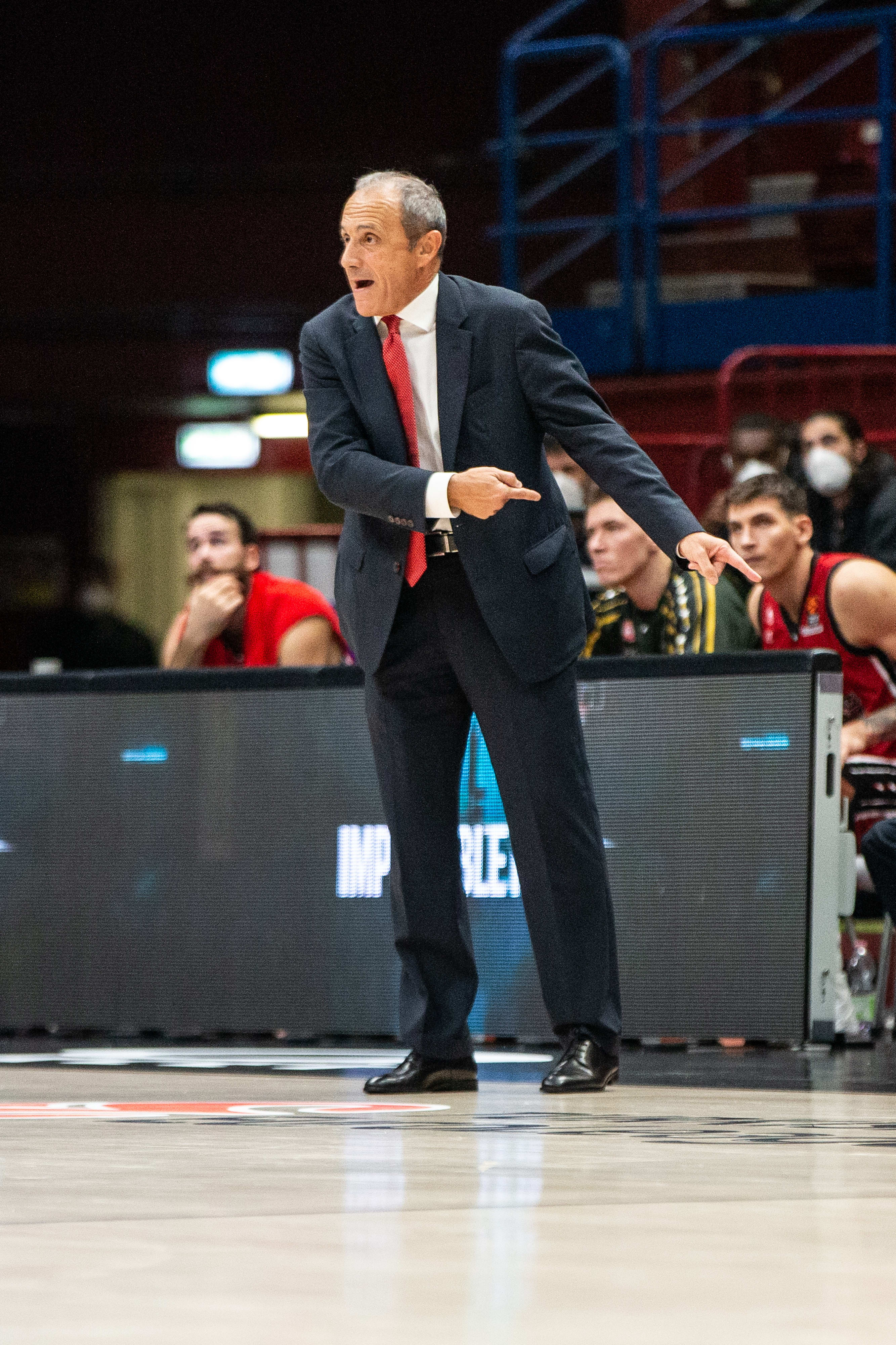 אטורה מסינה מאמן מילאנו