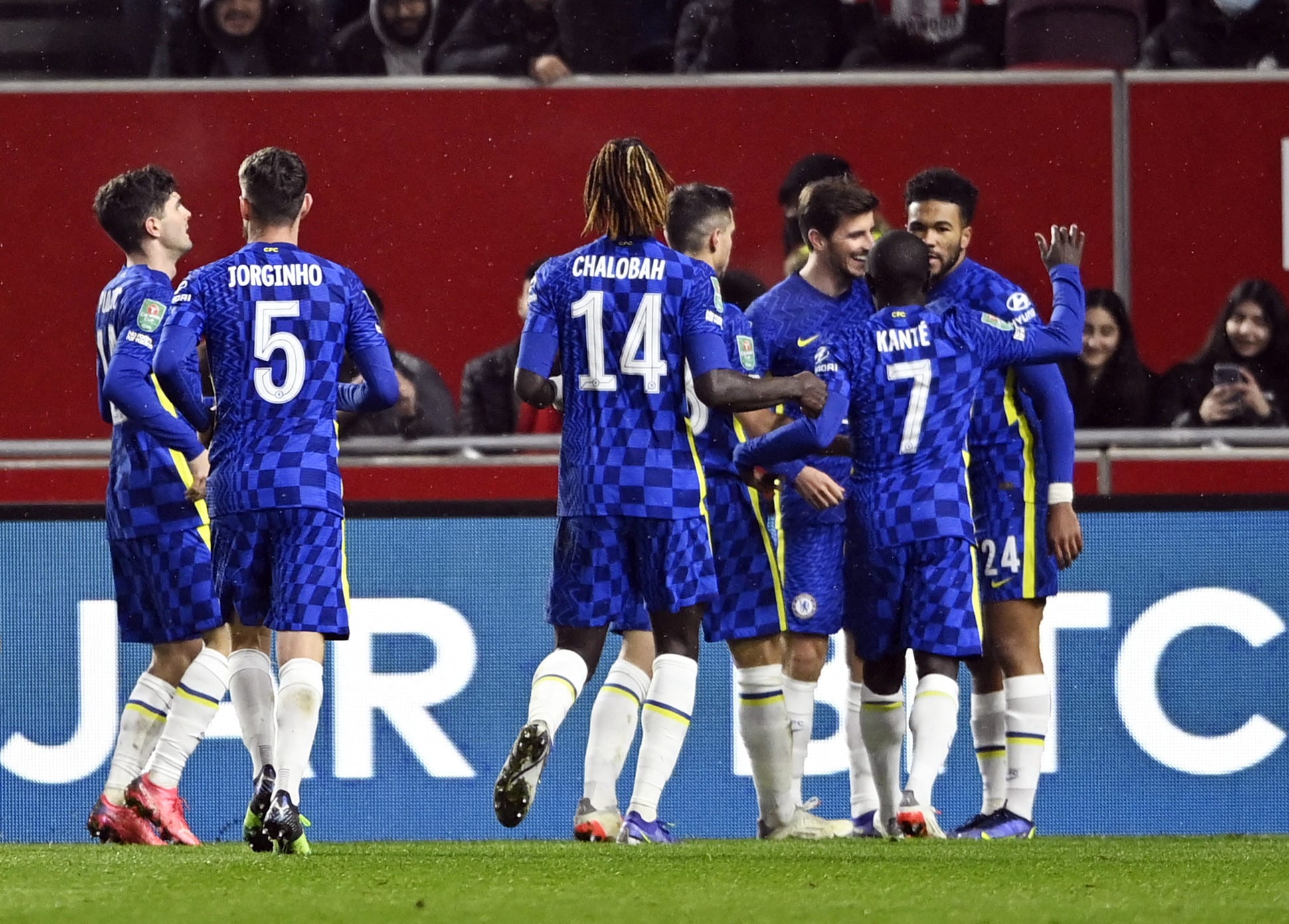 שחקני צ'לסי חוגגים