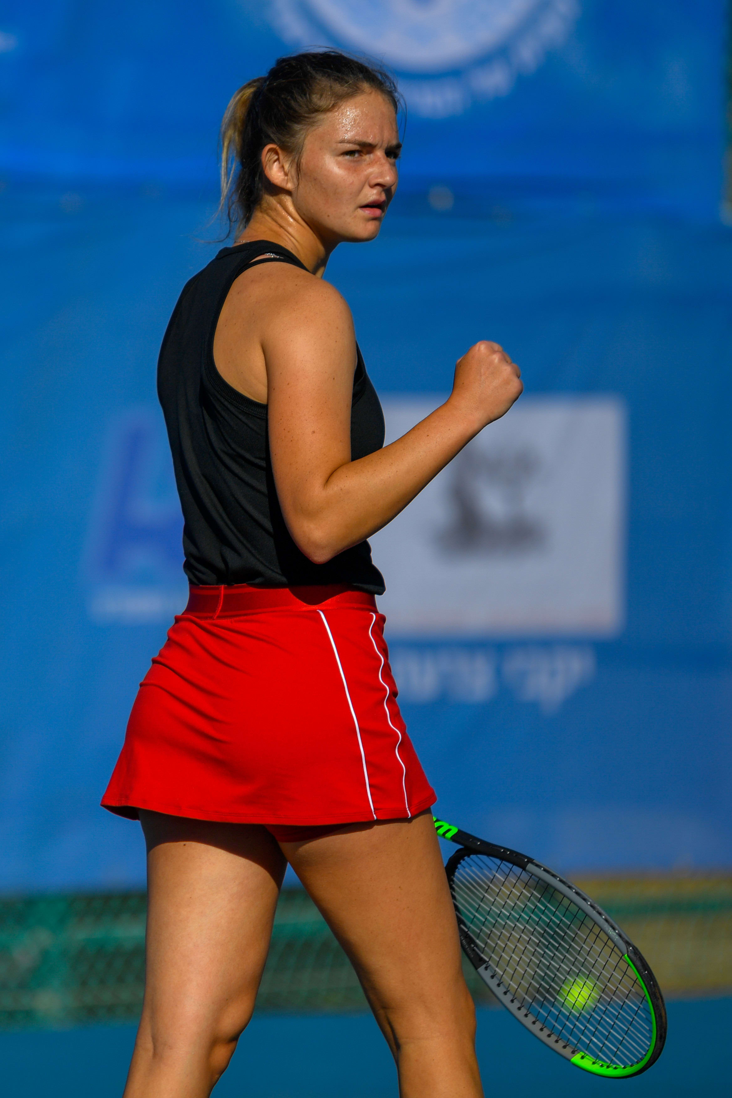 ניקול חירין, טניסאית