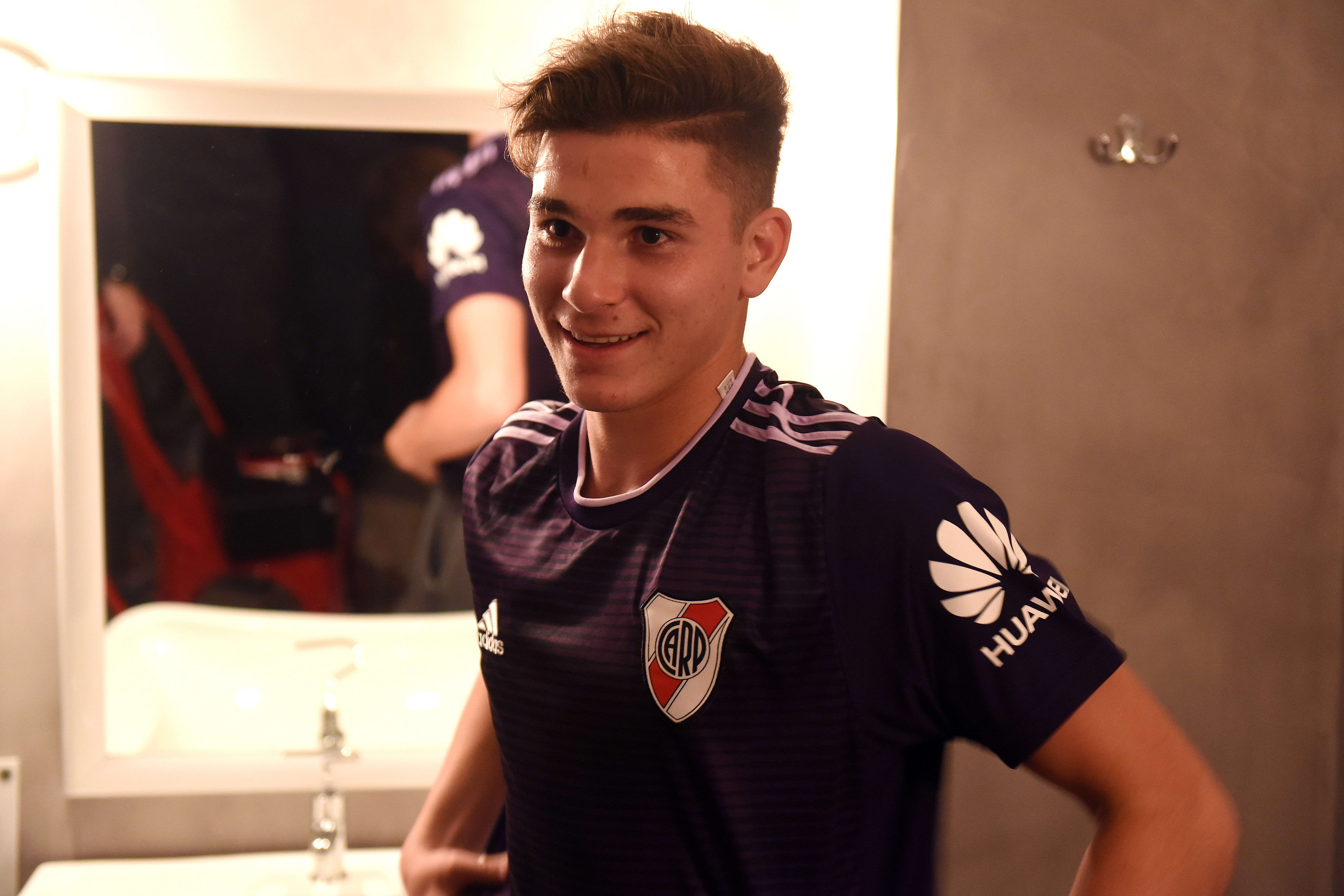 חוליאן אלברס שחקן ריבר פלייט