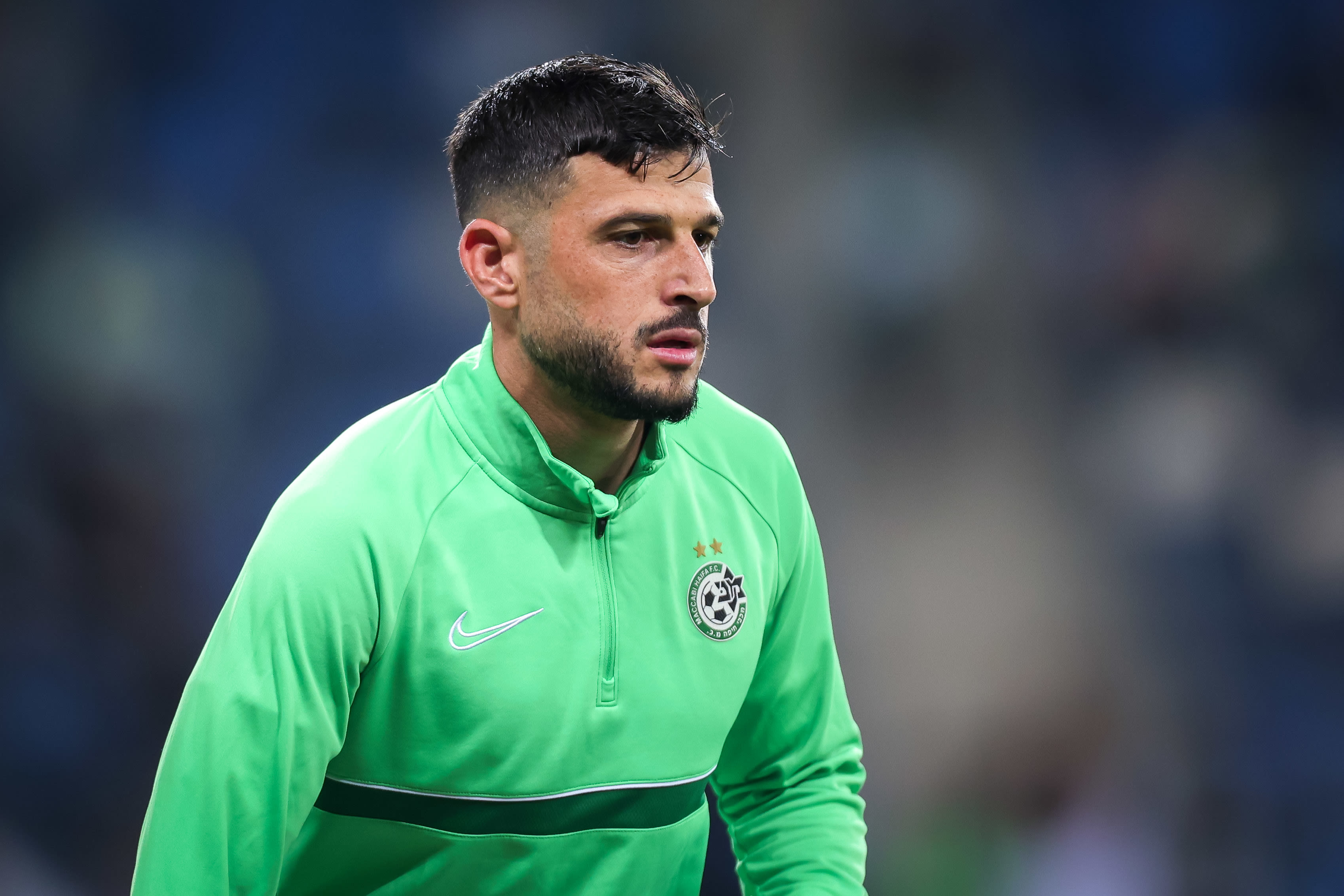 יובל אשכנזי שחקן מכבי חיפה בחימום