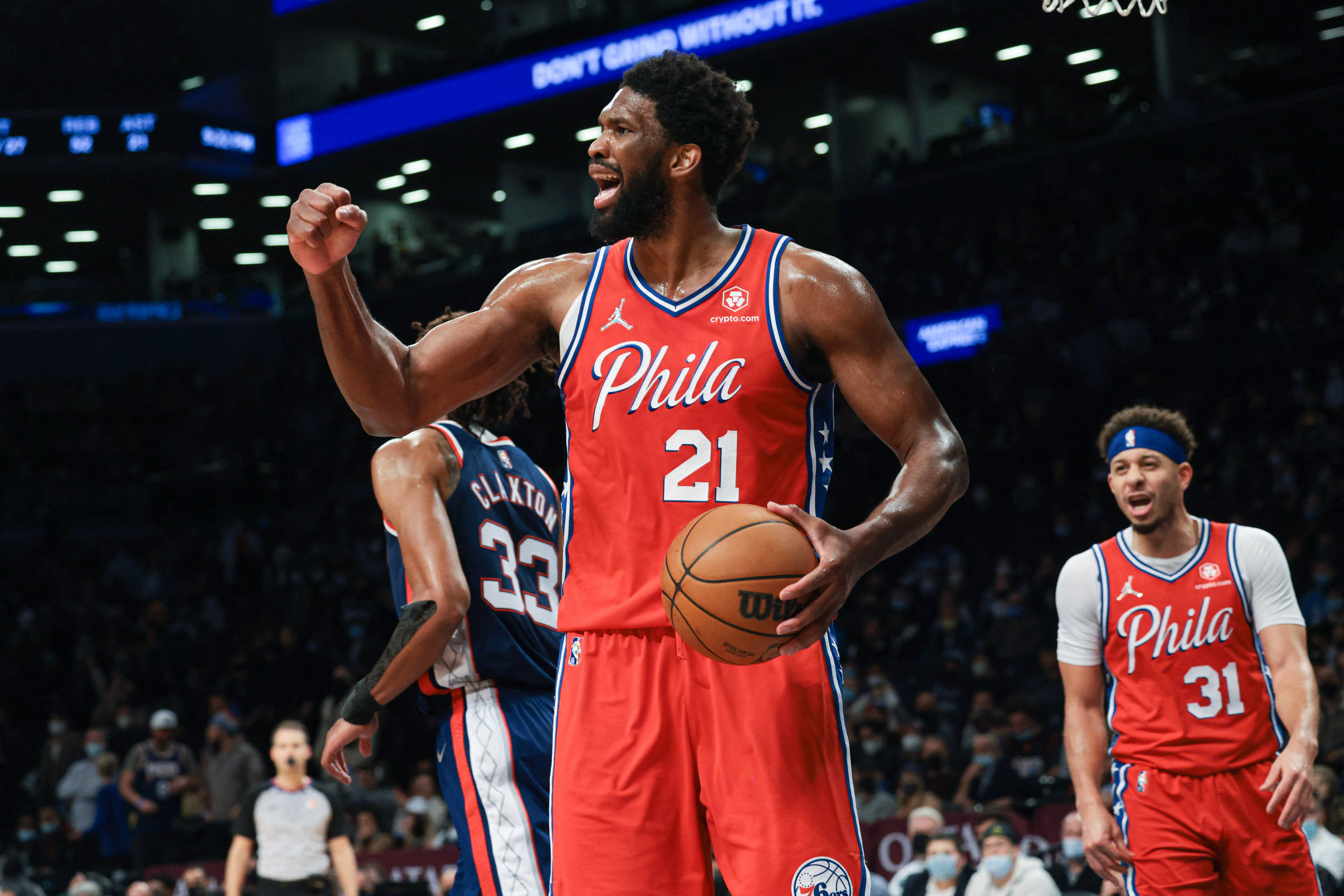 שחקן פילדלפיה סיקסרס ג'ואל אמביד