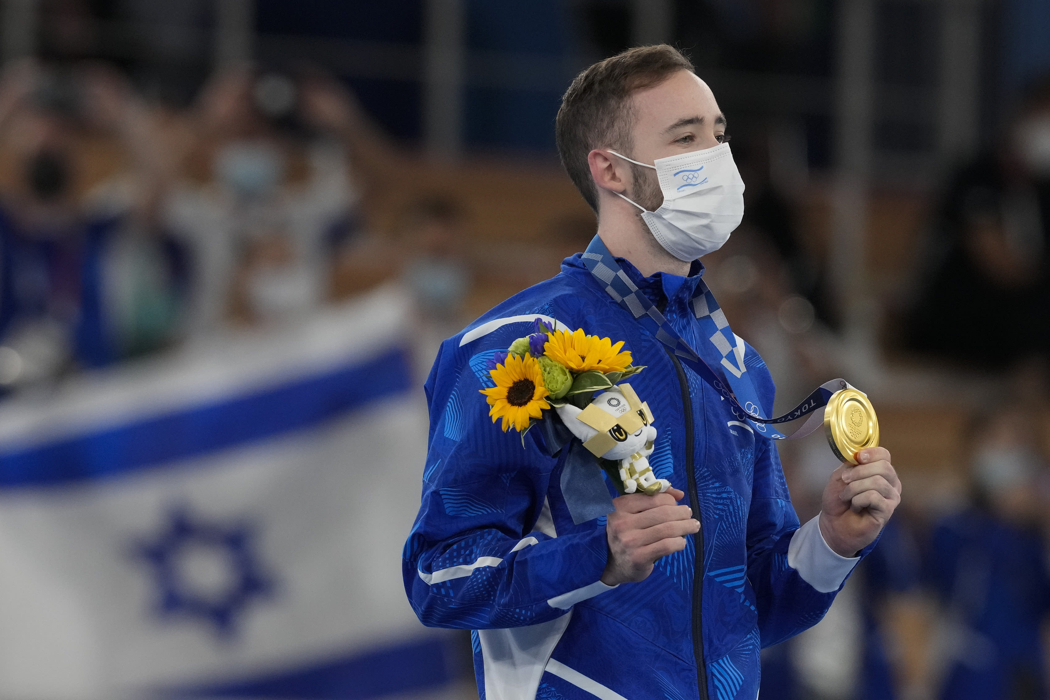 ארטיום דולגופיאט אחרי הזכייה במדליית הזהב