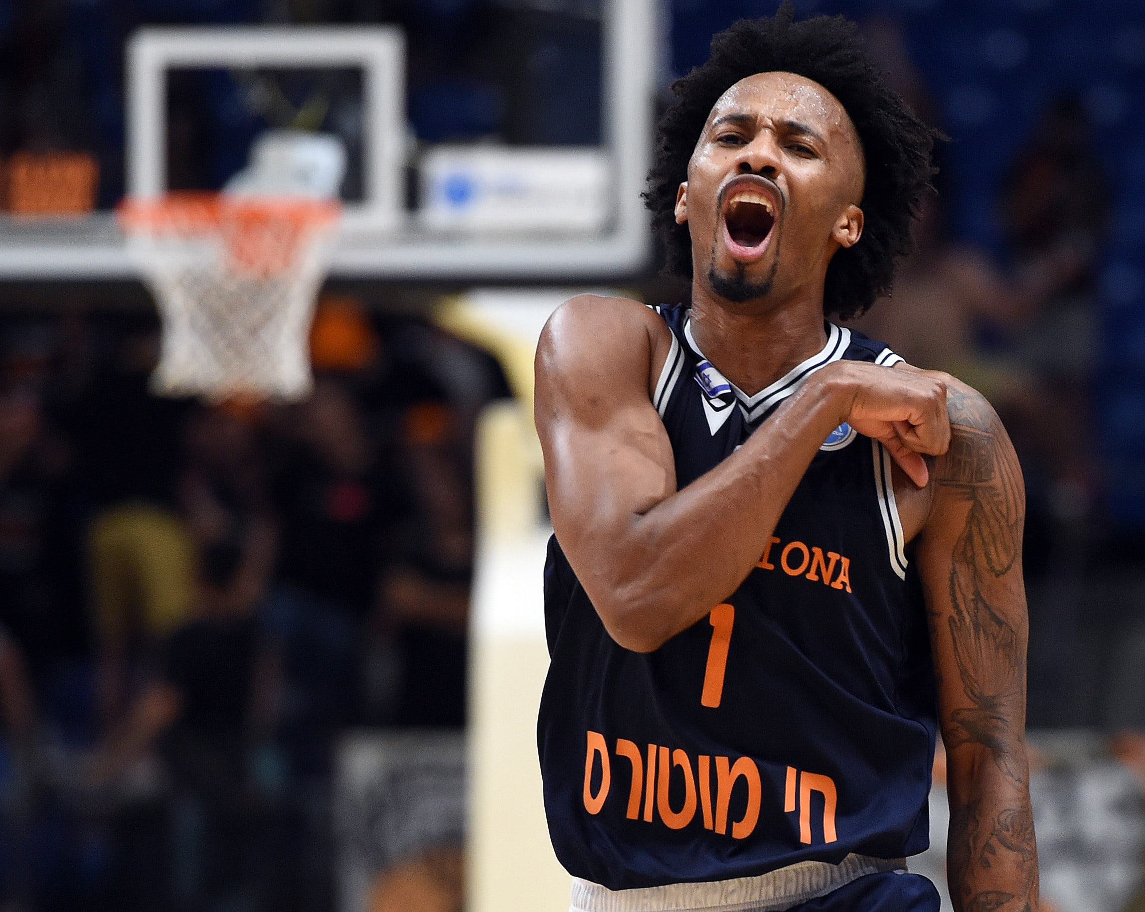 בריאן אנגולה, עירוני נס ציונה